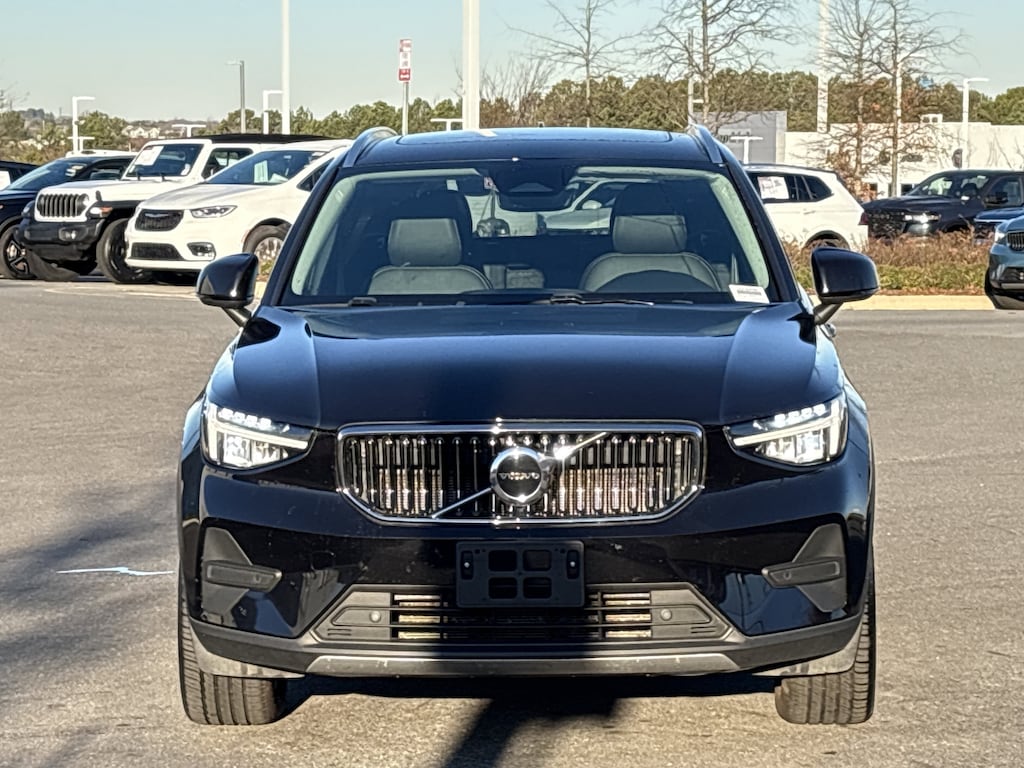 Used 2025 Volvo XC40 Core Bright Theme SUV