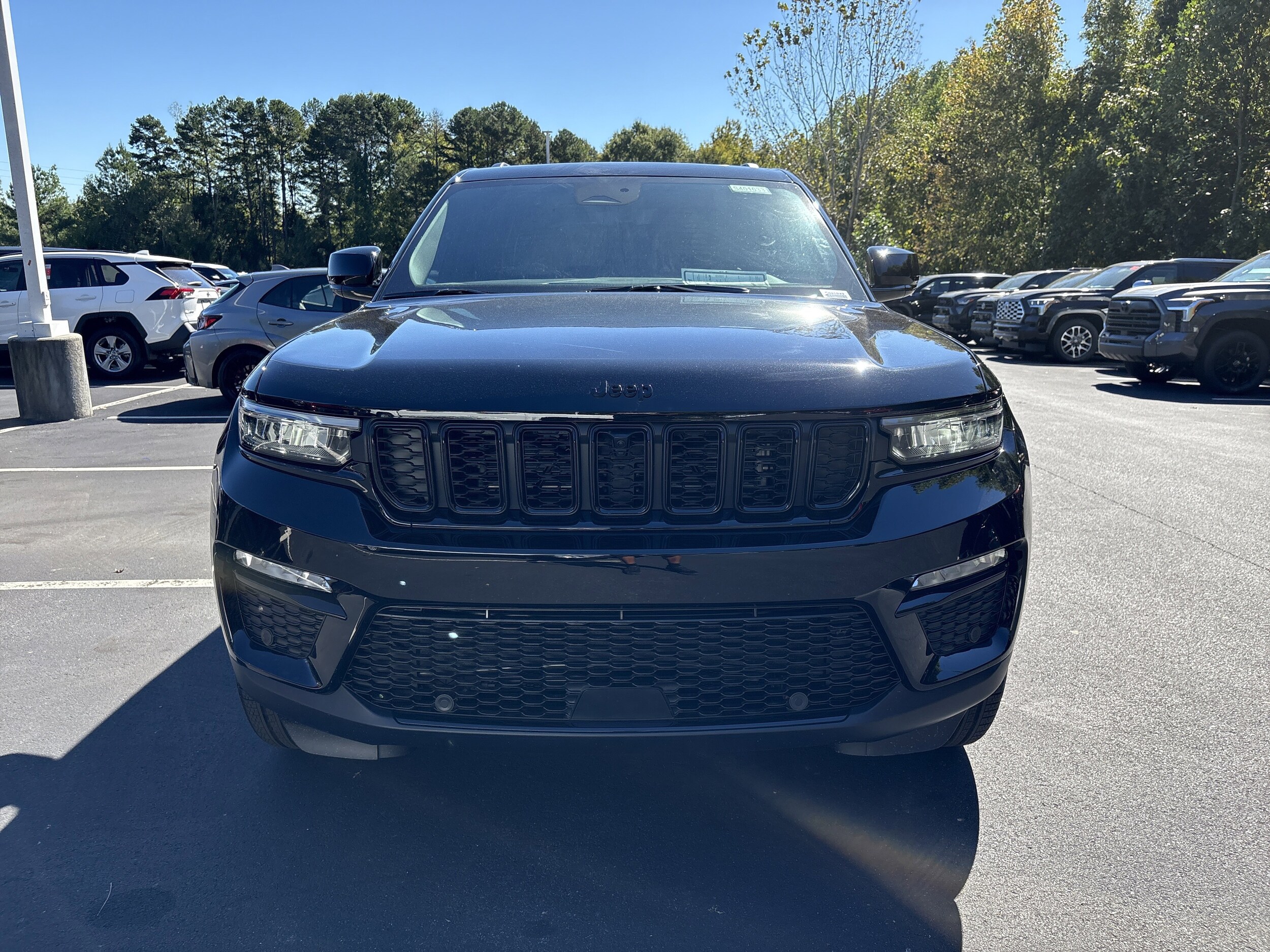 2025 Jeep Grand Cherokee Limited photo 2