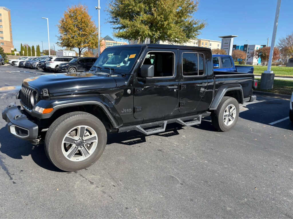 Used 2024 Jeep Gladiator Sport S Pickup