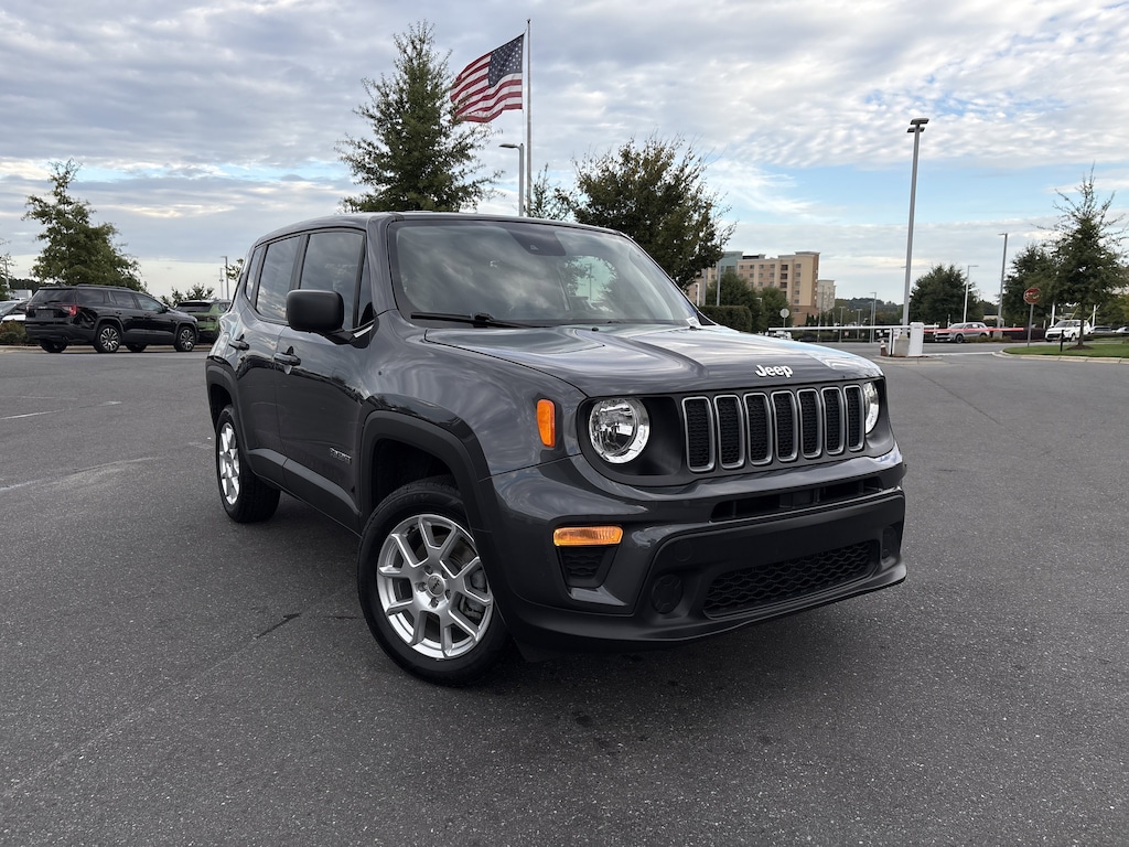 Used 2023 Jeep Renegade Latitude SUV
