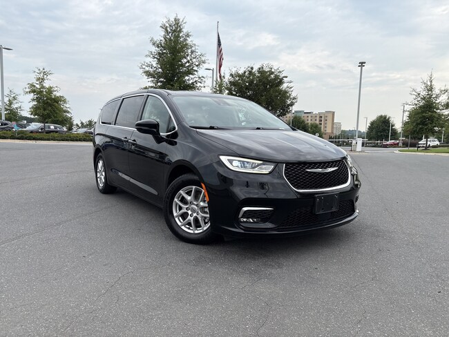 2024 Chrysler Pacifica Touring L Minivan