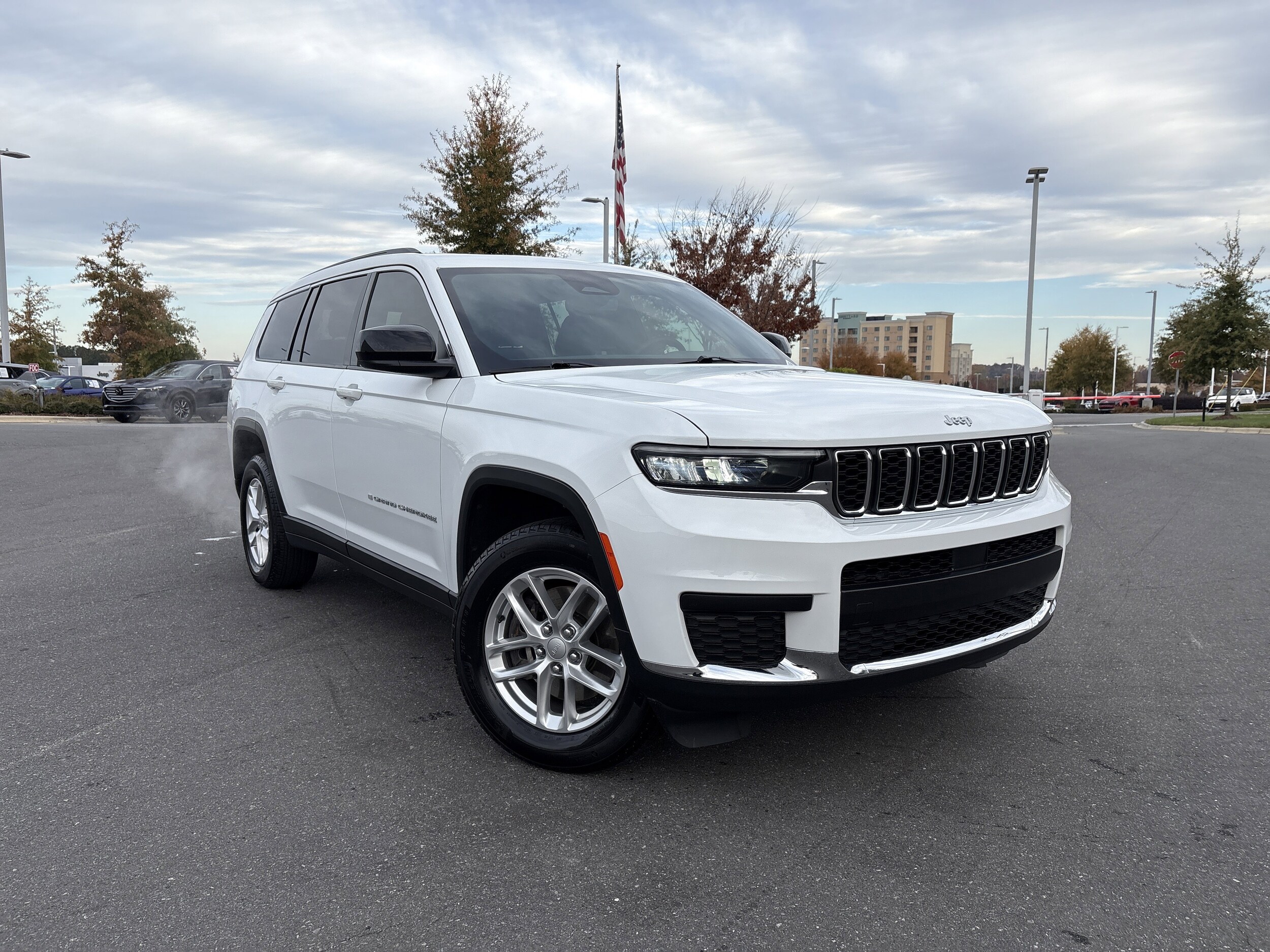 2024 Jeep Grand Cherokee Laredo X photo 2