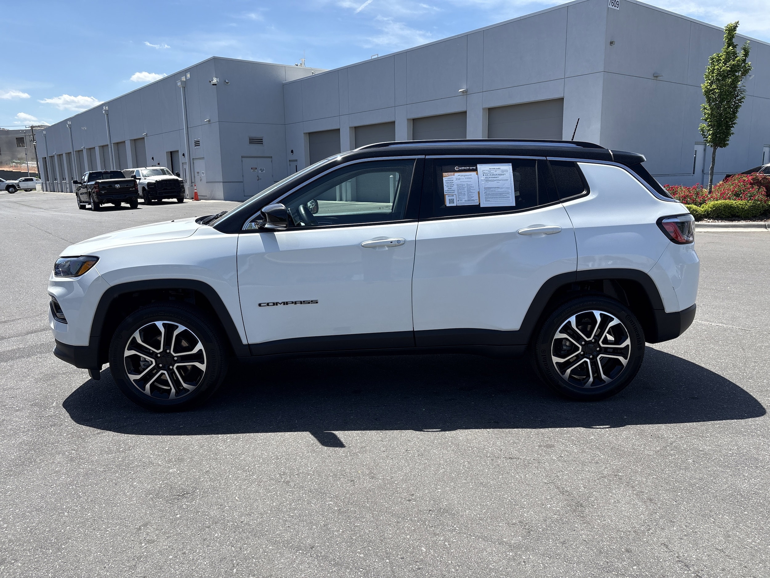 2022 Jeep Compass Limited photo 5