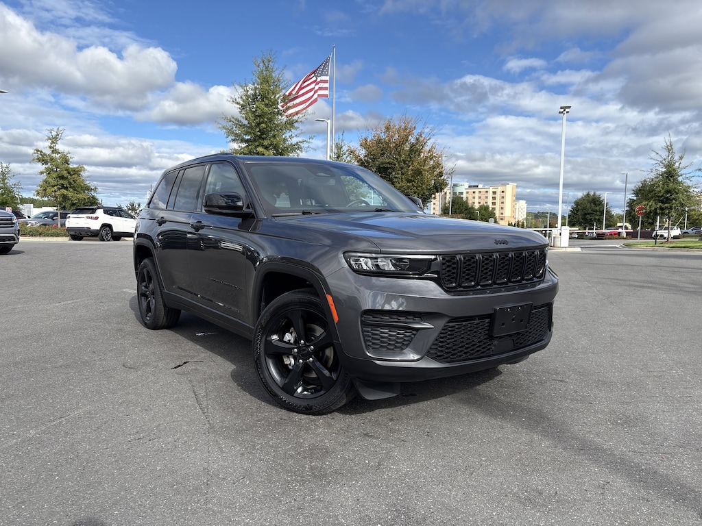 Certified 2022 Jeep Grand Cherokee Altitude SUV