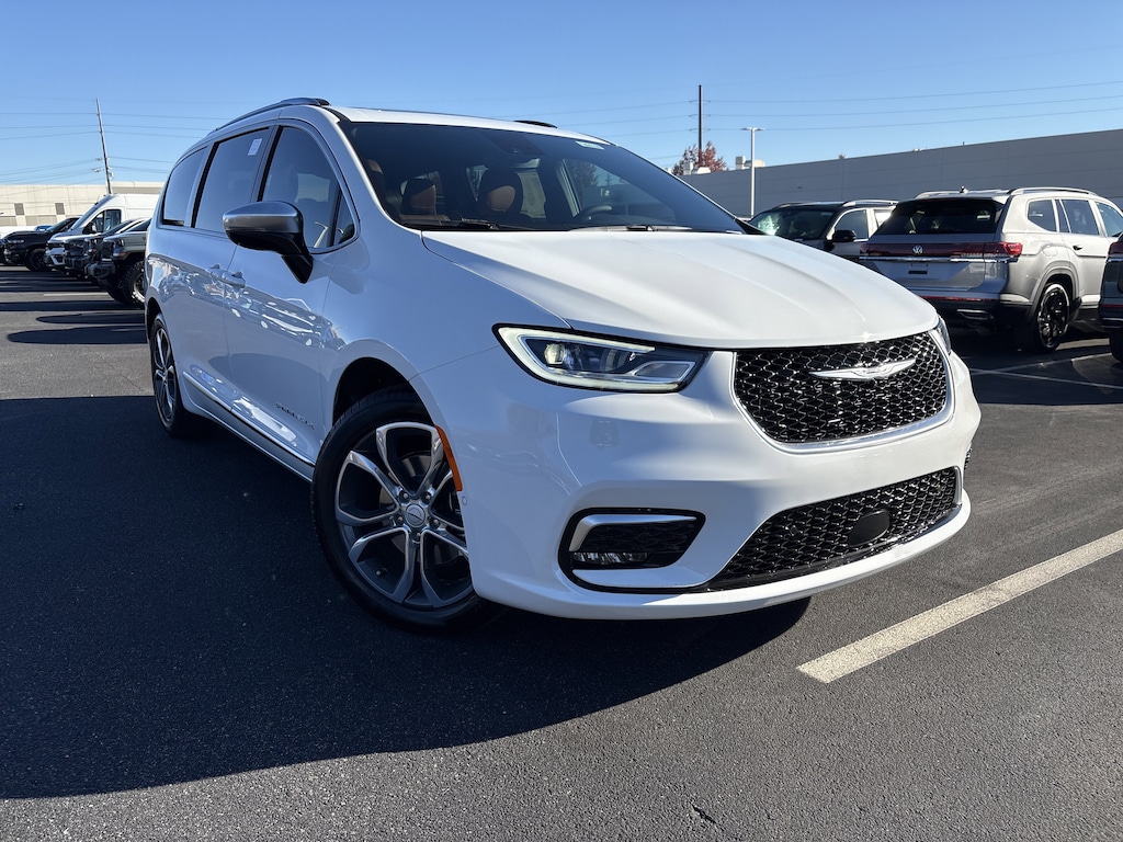 New 2026 Chrysler Pacifica Pinnacle Passenger Van