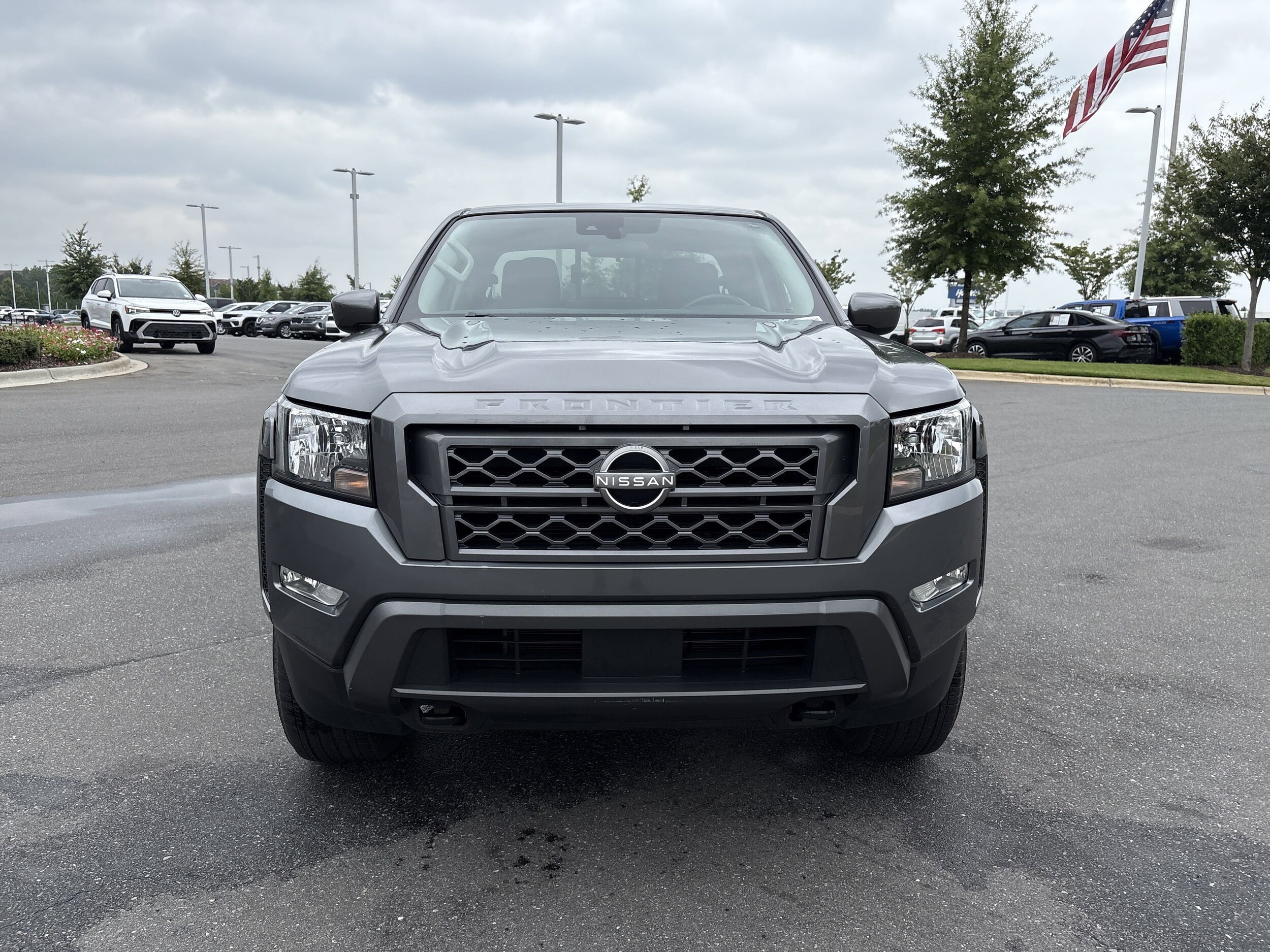 2024 Nissan Frontier SV photo 3