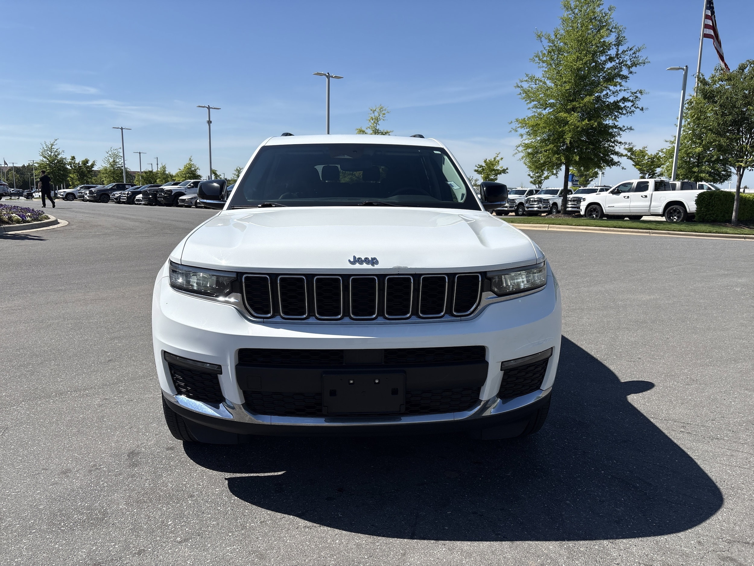 2022 Jeep Grand Cherokee L Limited photo 2