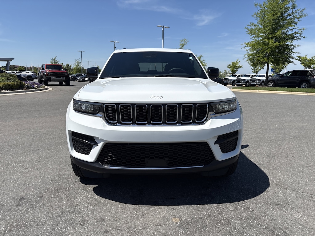 Used 2025 Jeep Grand Cherokee Laredo X SUV