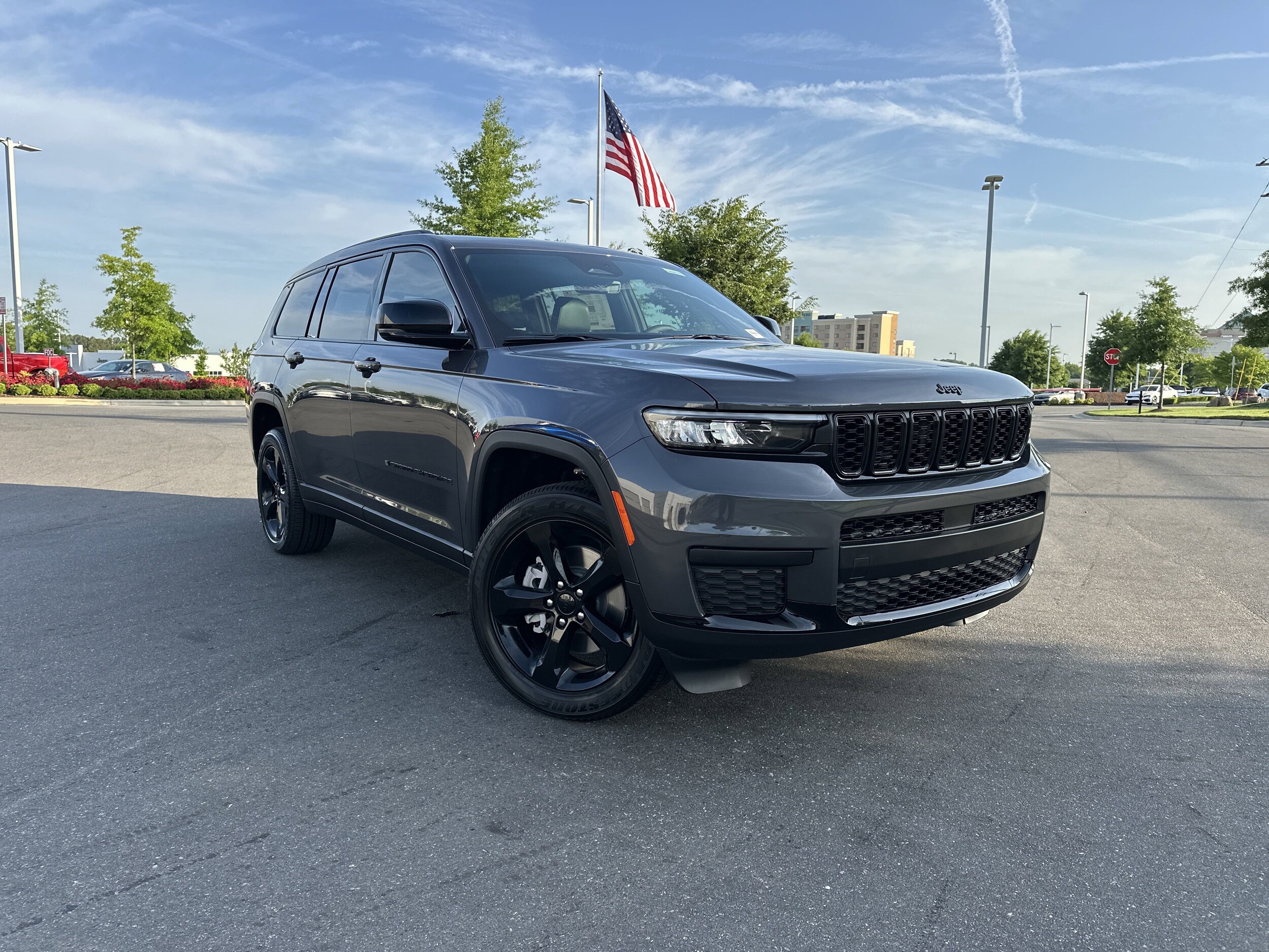 2025 Jeep Grand Cherokee Altitude X photo 2
