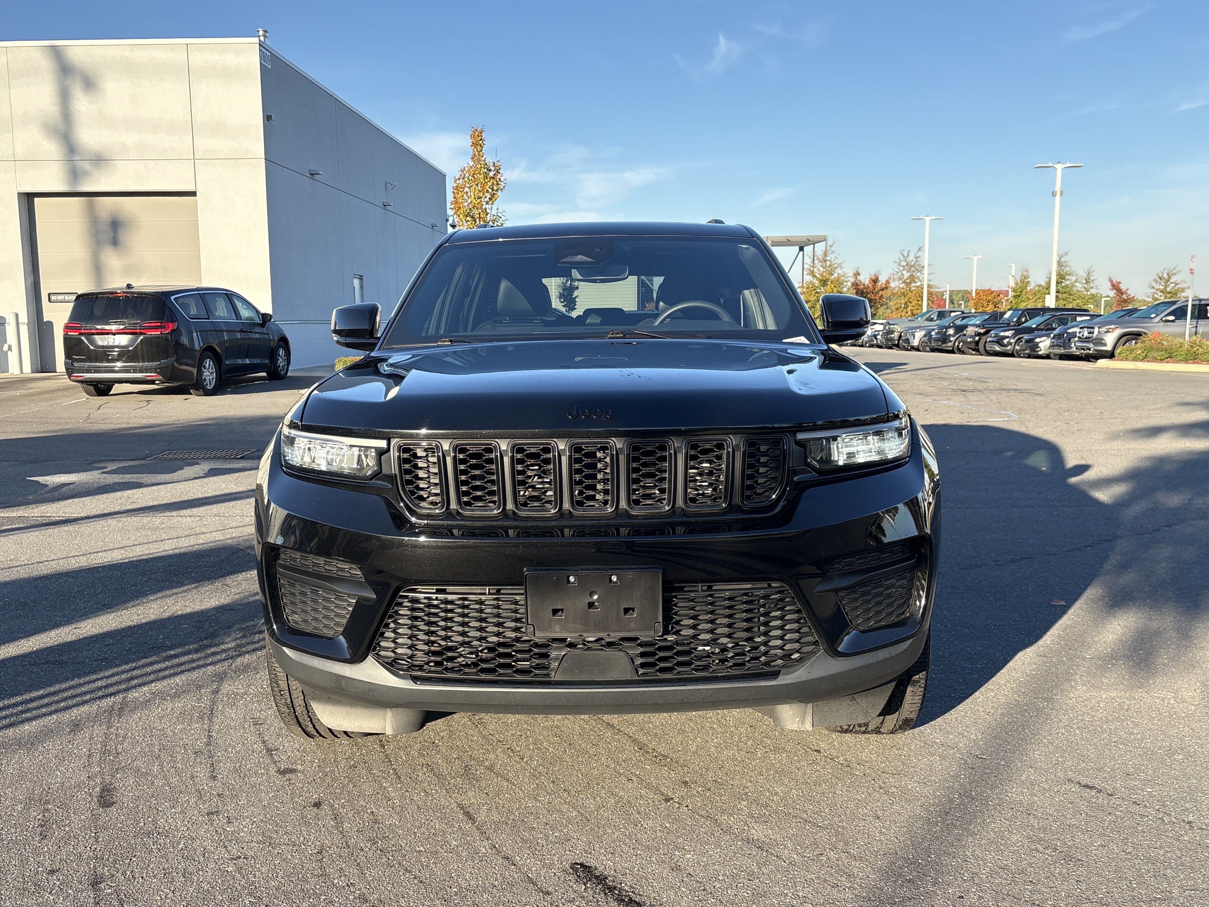 Used 2023 Jeep Grand Cherokee Altitude SUV