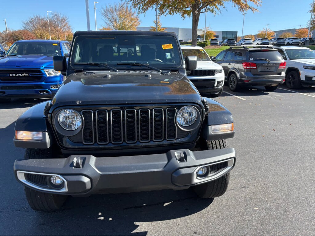 Used 2024 Jeep Gladiator Sport S Pickup