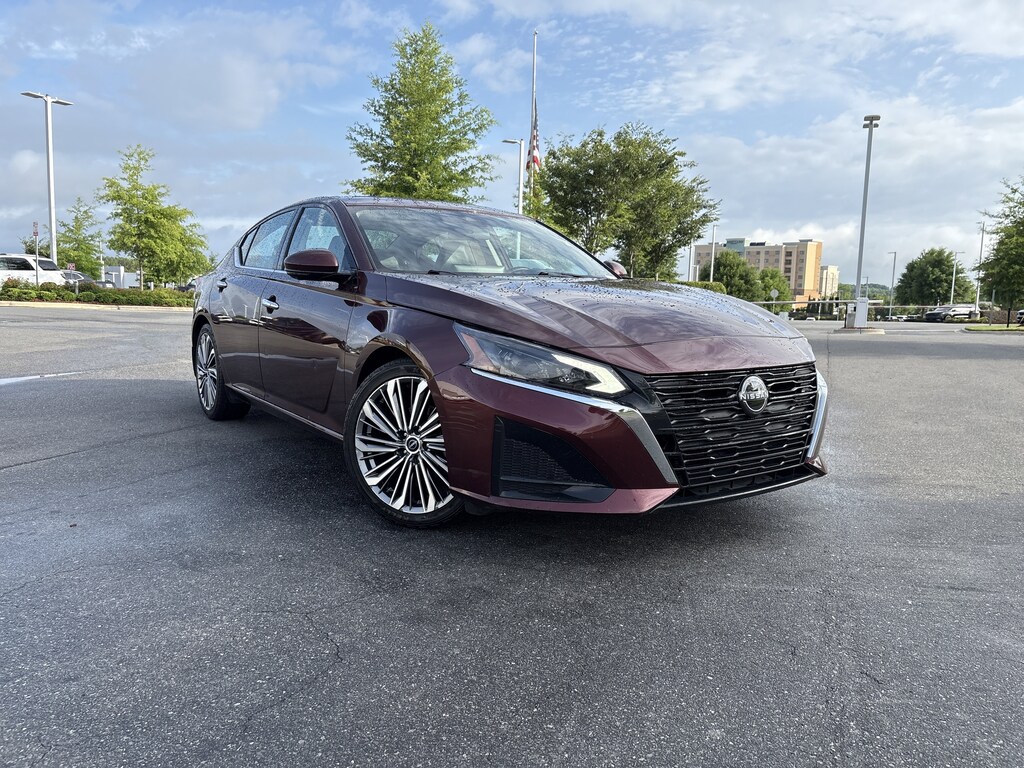 Used 2024 Nissan Altima 2.5 SL Sedan