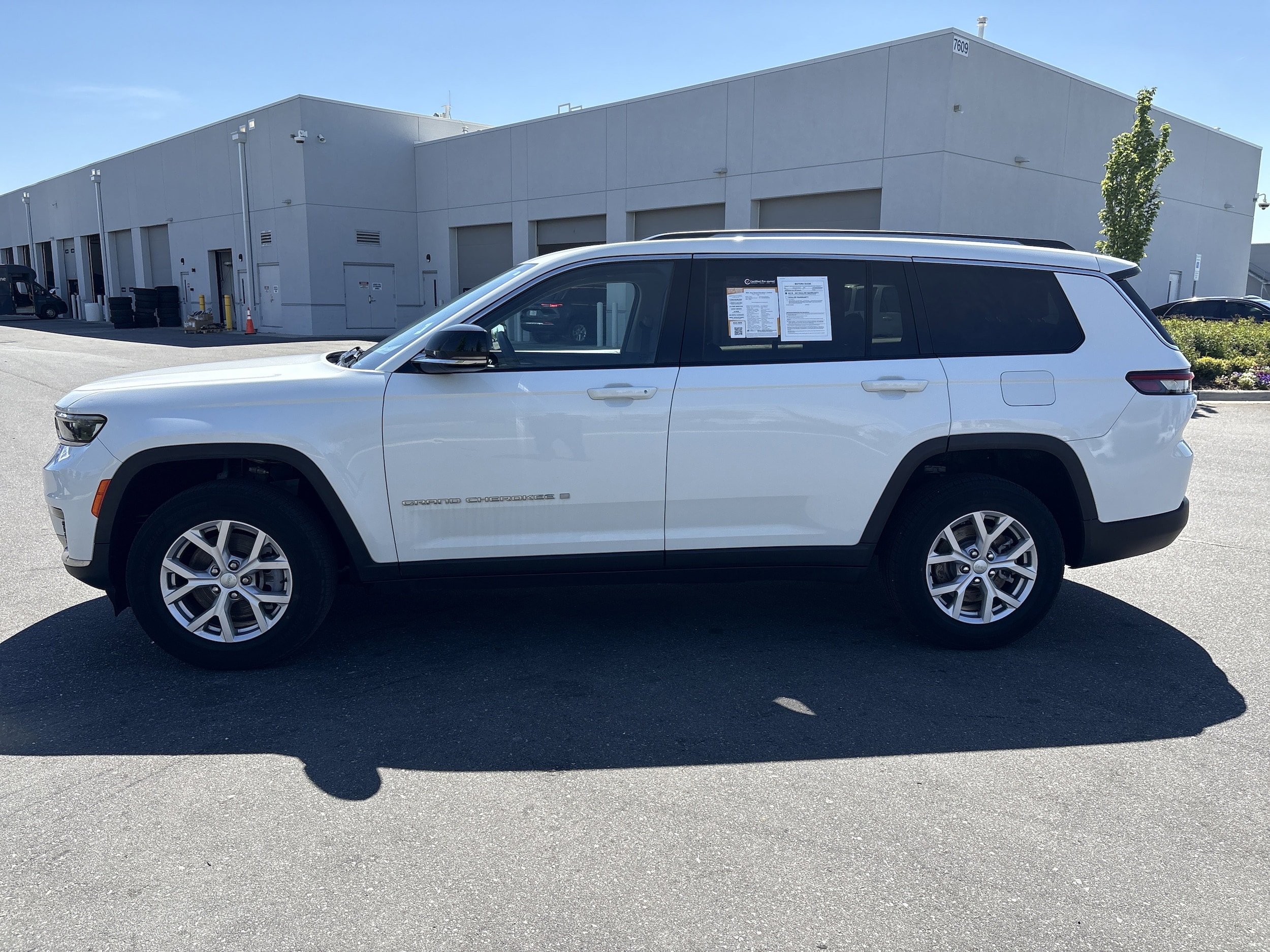 2022 Jeep Grand Cherokee L Limited photo 5