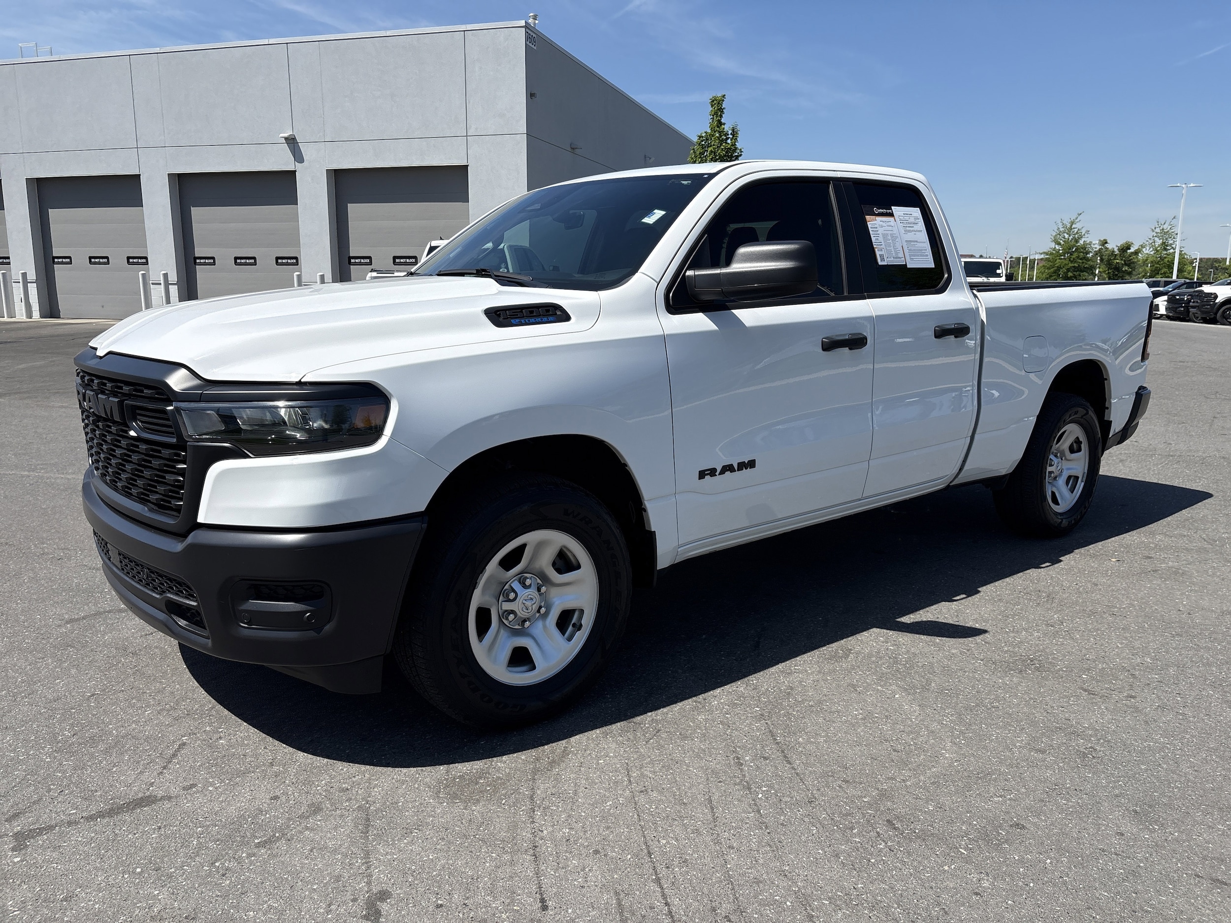 2025 Ram 1500 Tradesman photo 4