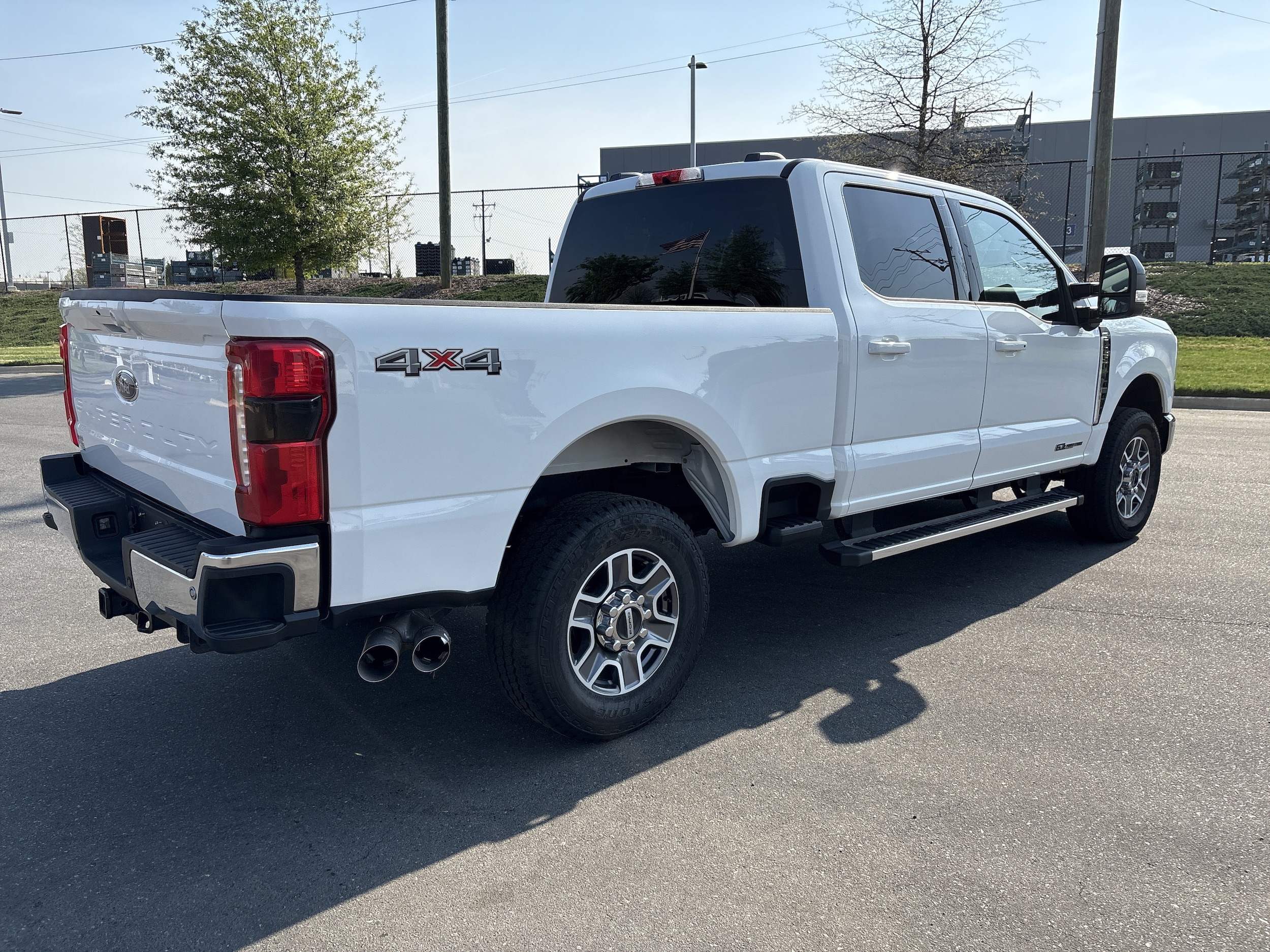 2026 Ford Super Duty F-250 SRW LARIAT photo 3