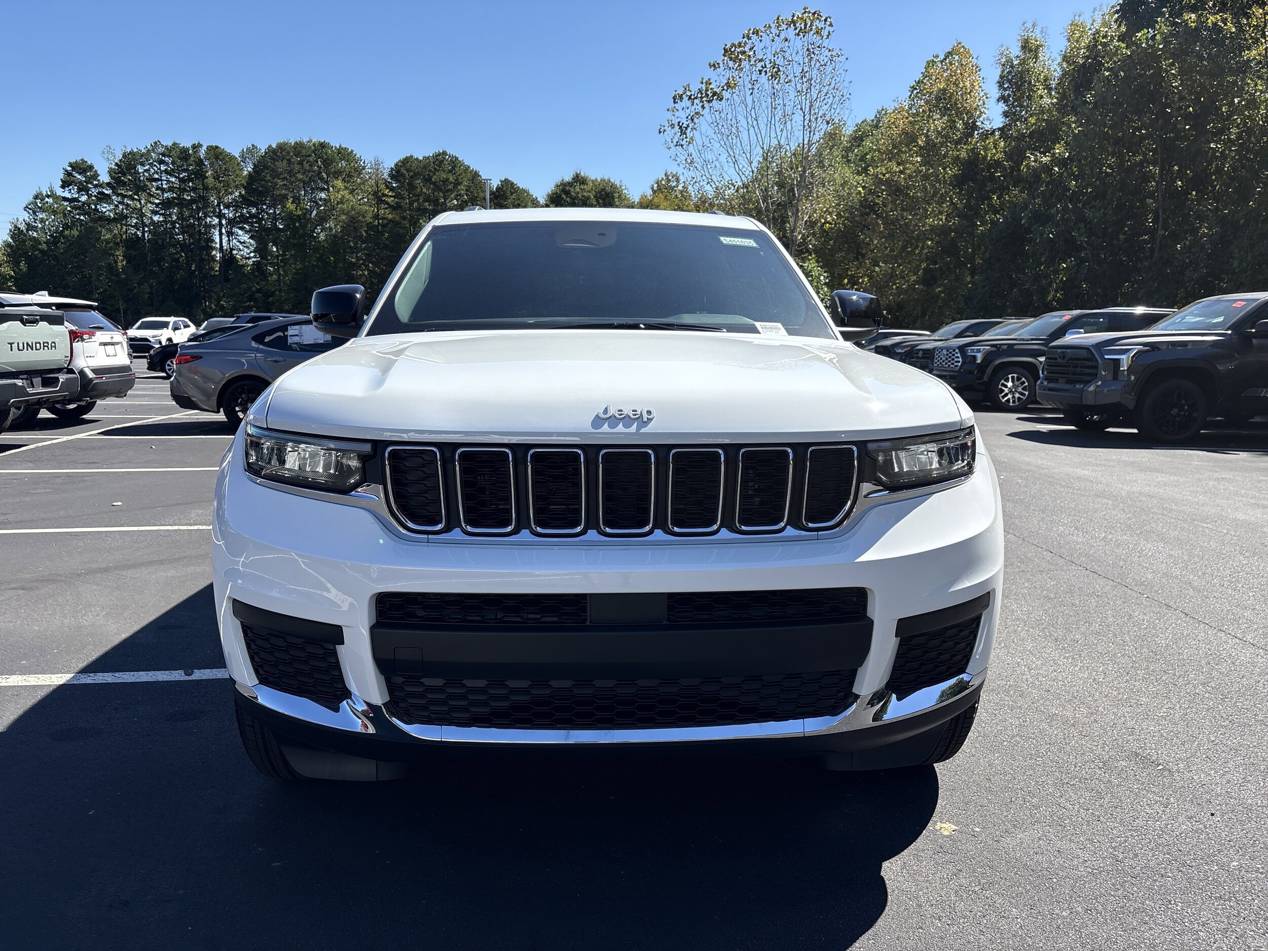 2025 Jeep Grand Cherokee Laredo X photo 2