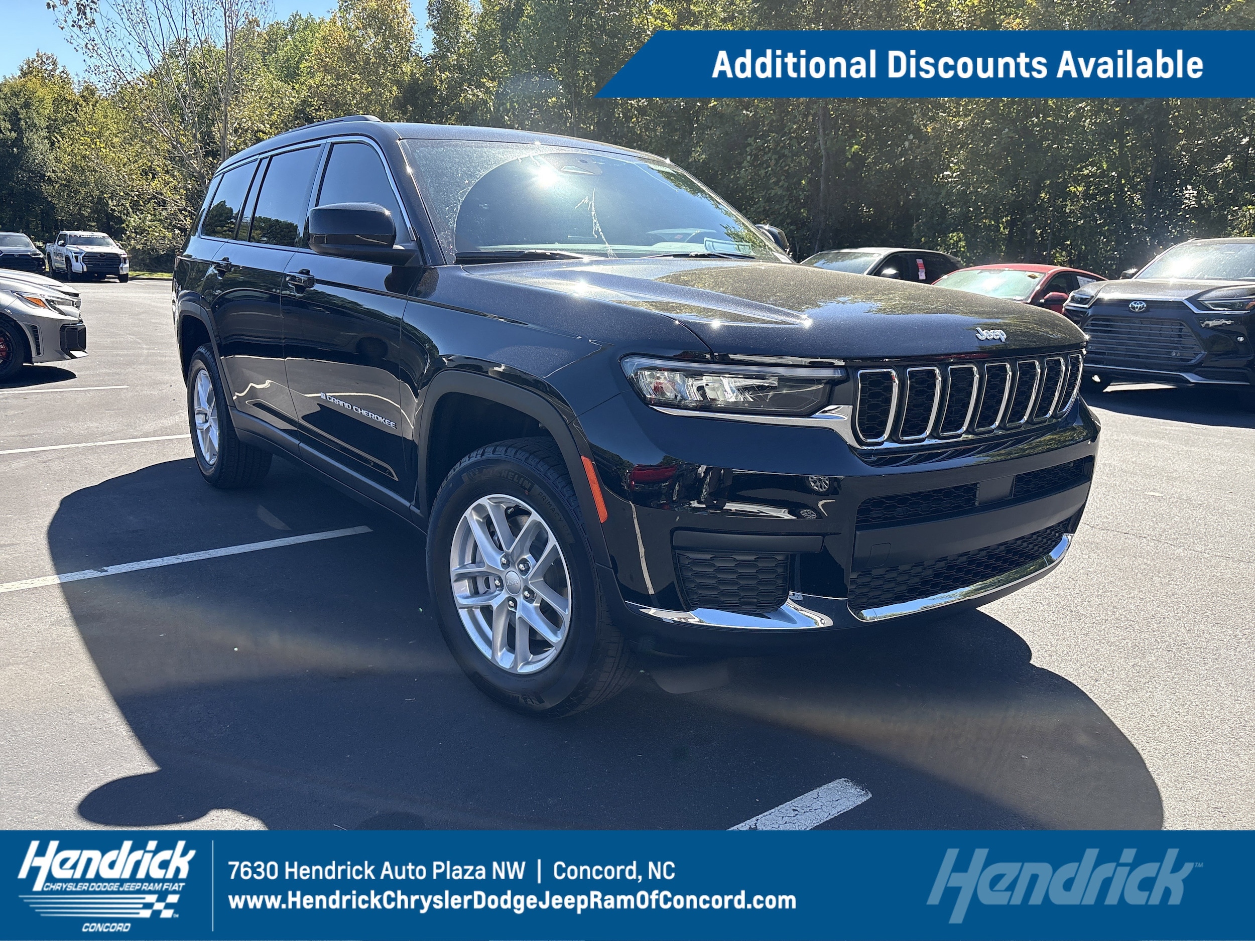 2025 Jeep Grand Cherokee L Laredo's photo