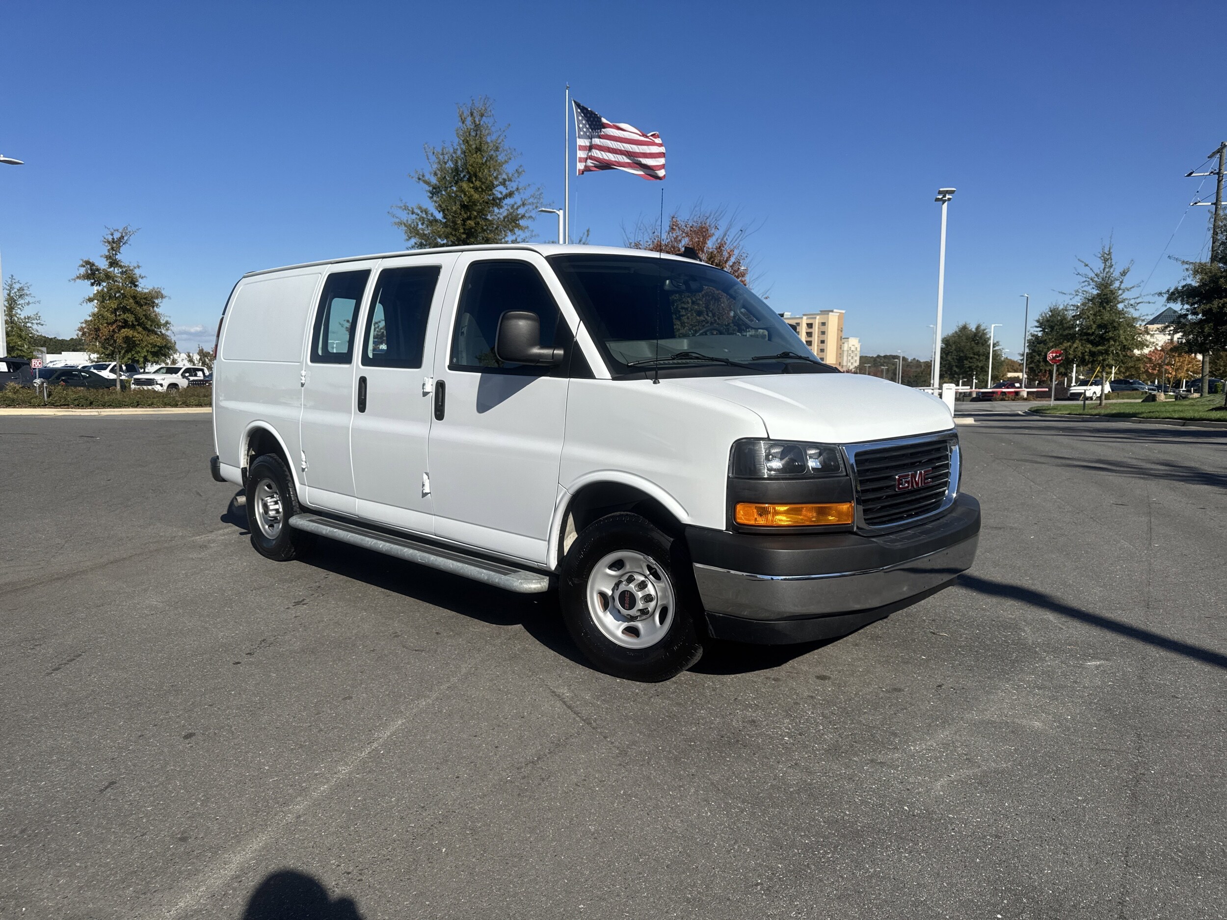 2024 Gmc Savana 2500 Cargo photo 2