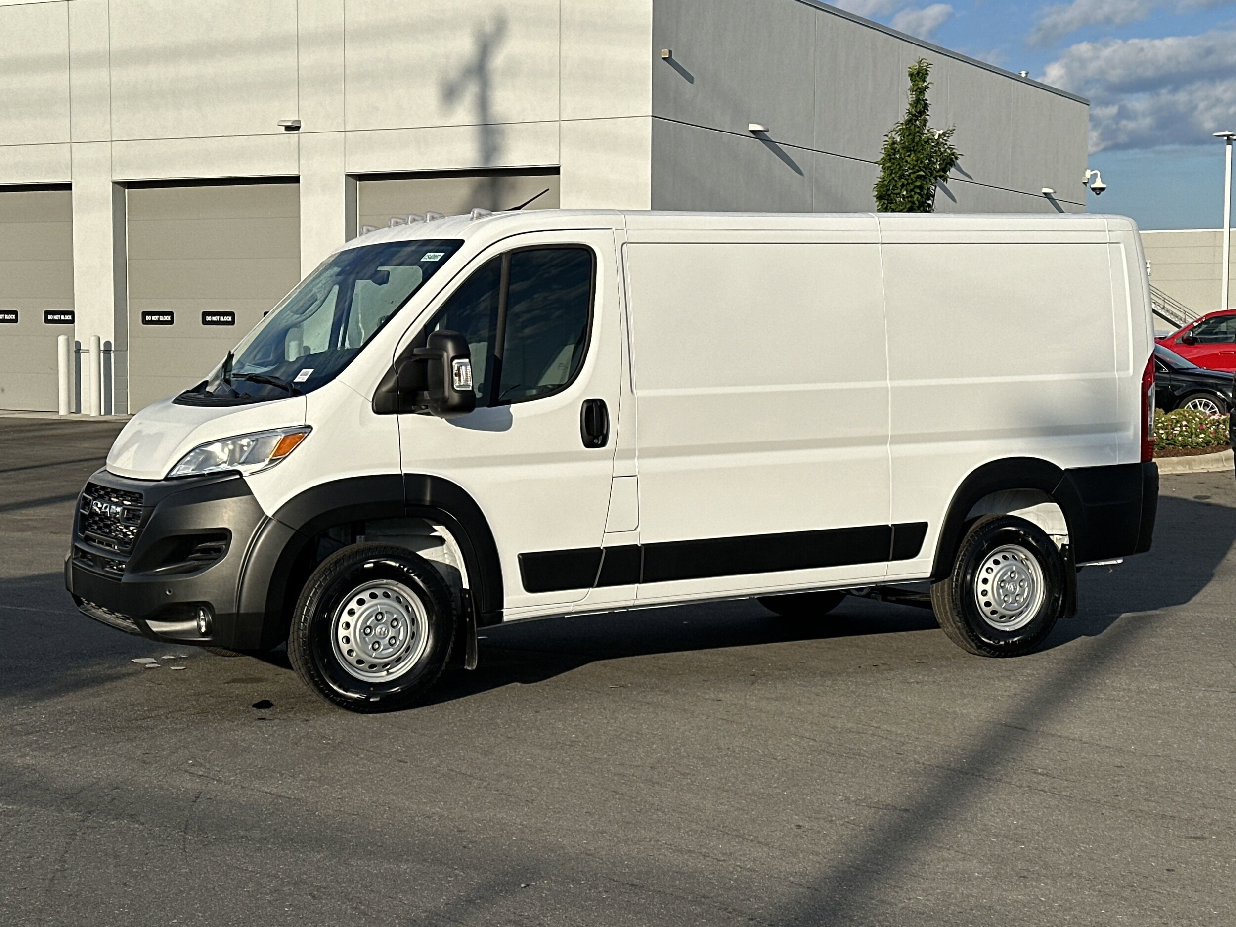2025 Ram ProMaster 2500 photo 4