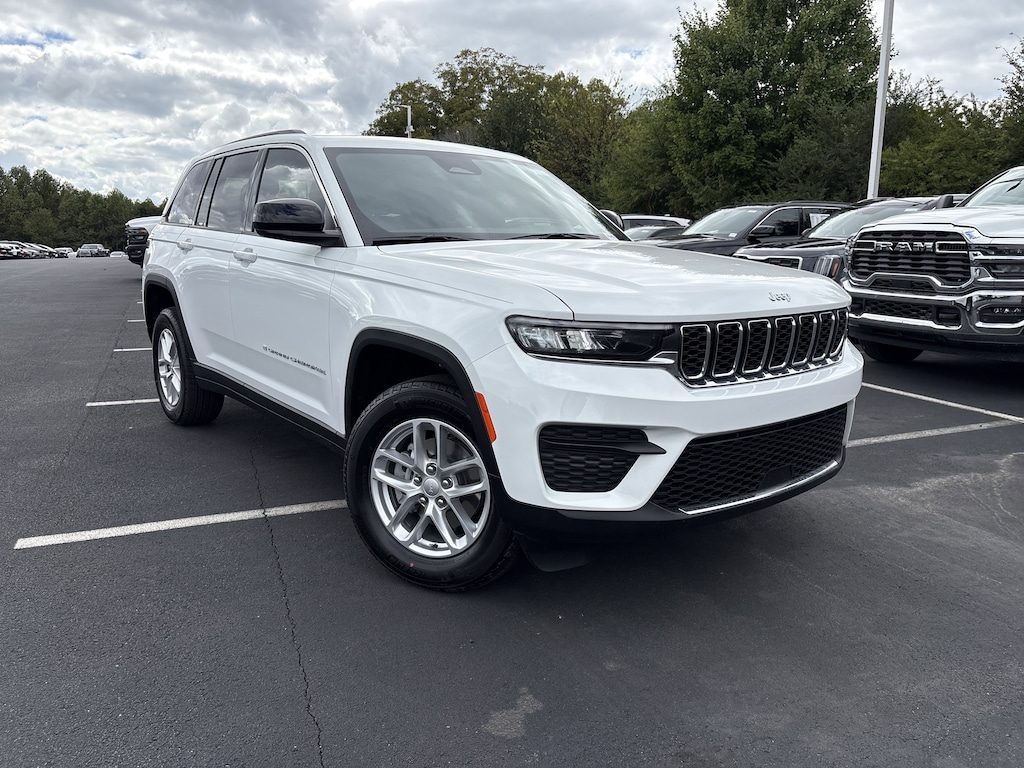 New 2025 Jeep Grand Cherokee LAREDO X 4X2 Sport Utility