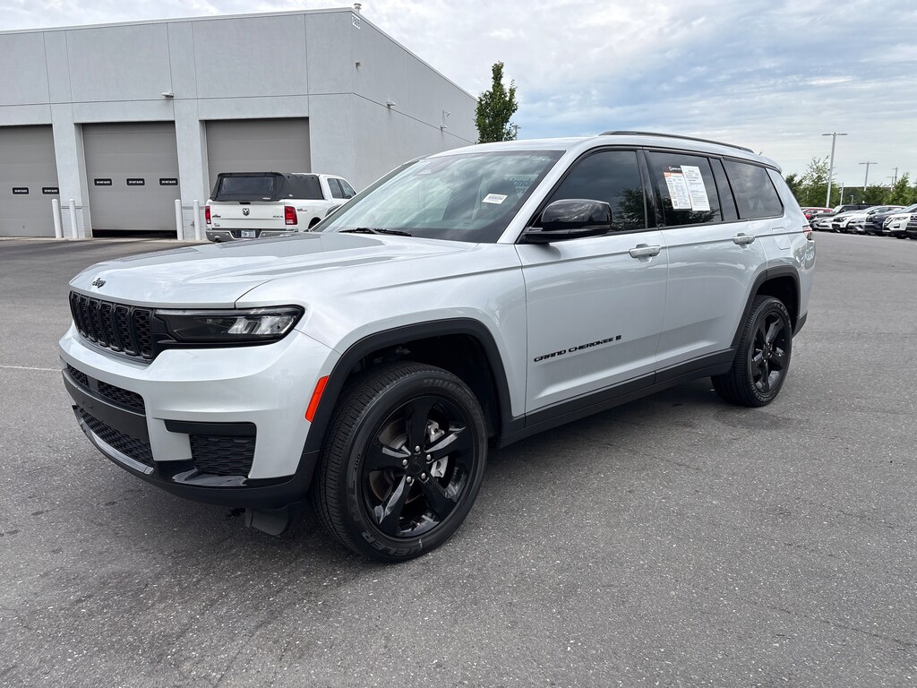 Used 2023 Jeep Grand Cherokee L Altitude SUV