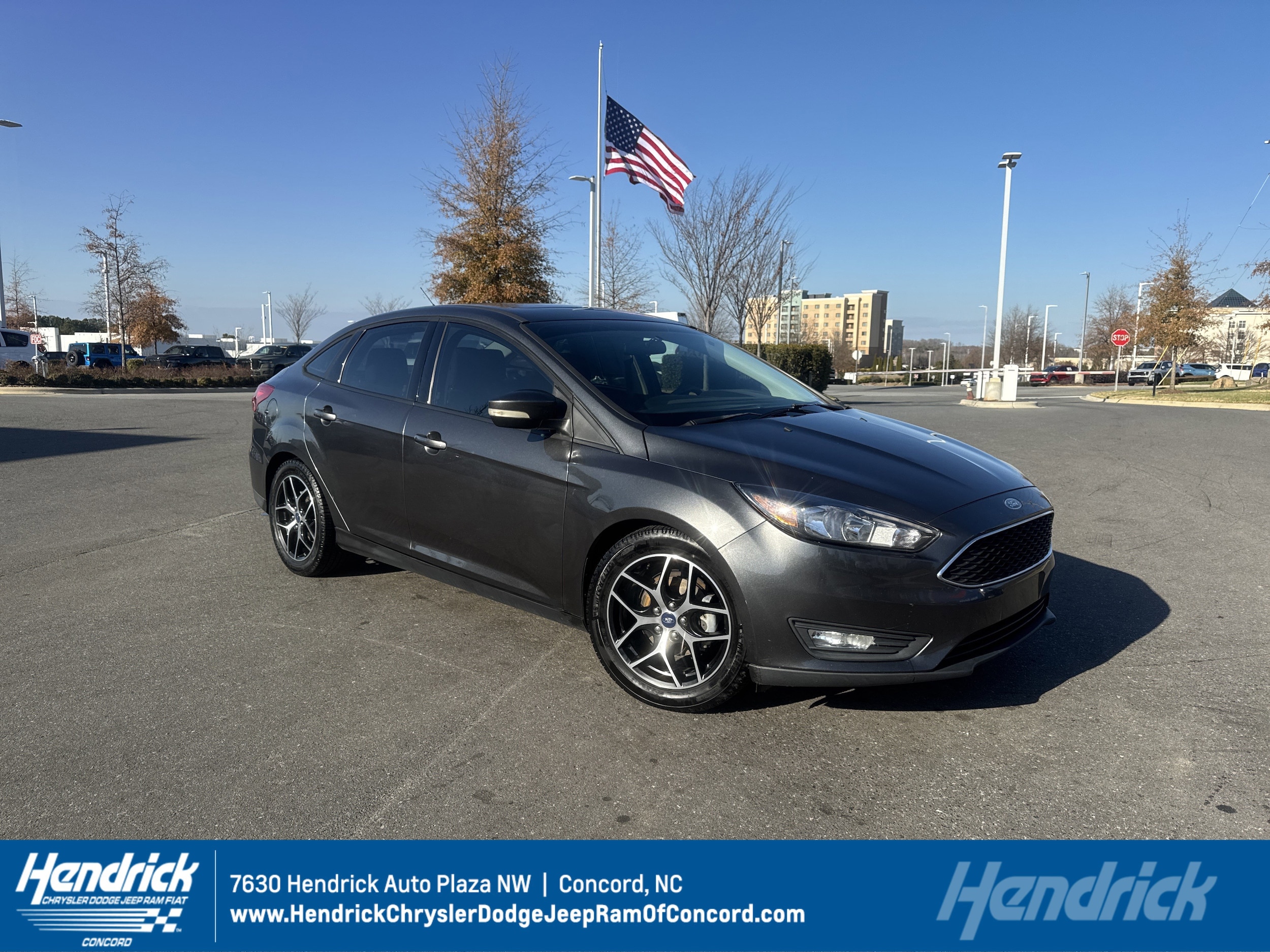 2017 Ford Focus SEL's photo