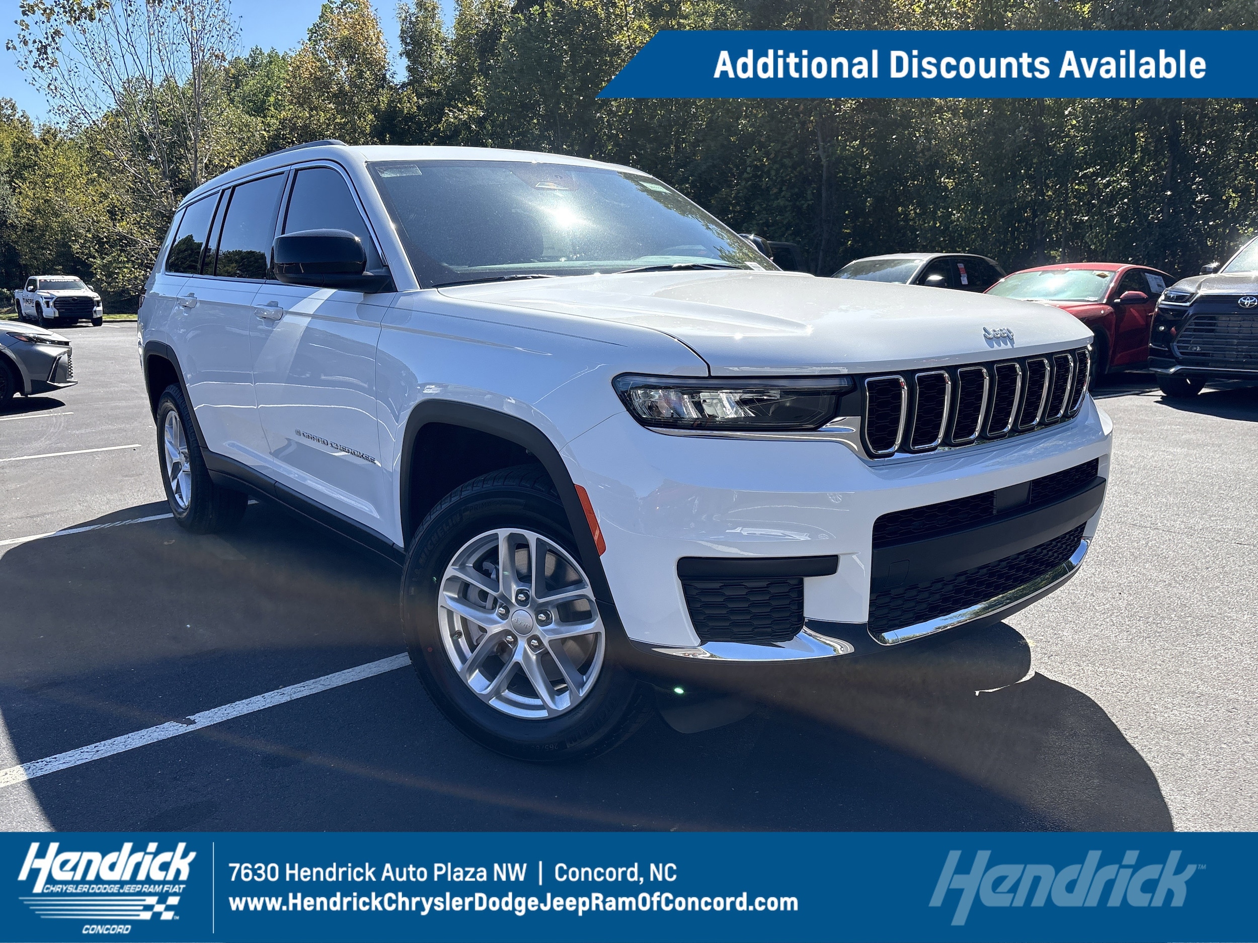 2025 Jeep Grand Cherokee L Laredo's photo