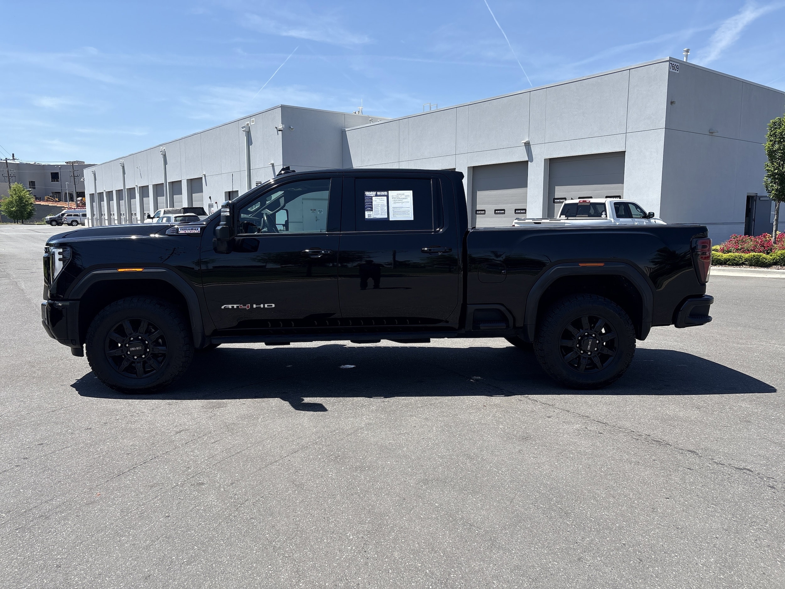 2024 GMC Sierra 2500HD AT4 photo 5