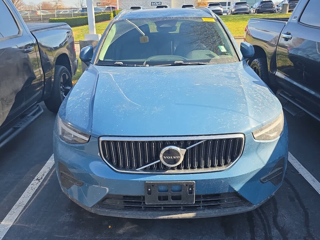 Used 2025 Volvo XC40 Core Bright Theme SUV