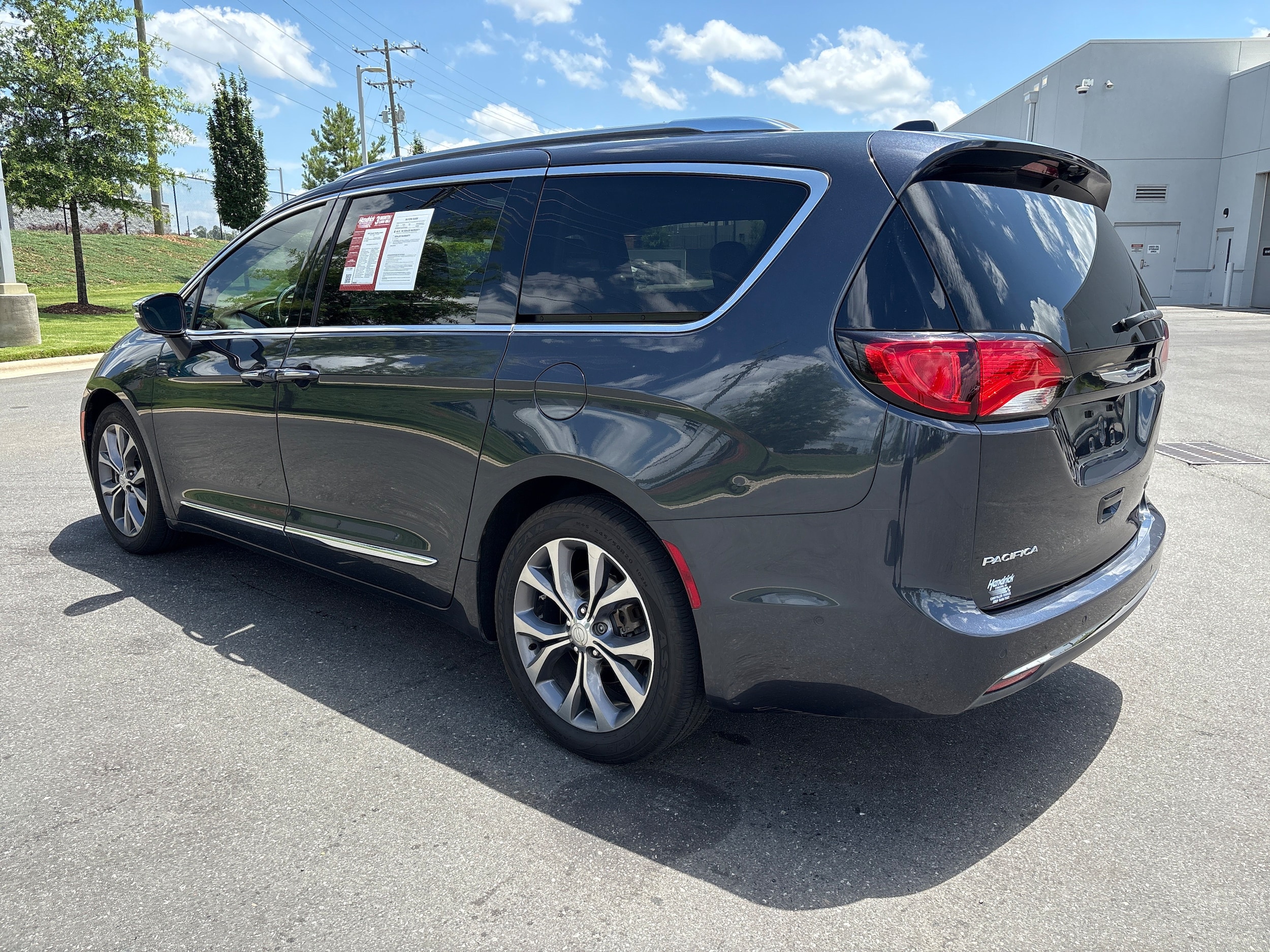 Chrysler Pacifica Limited