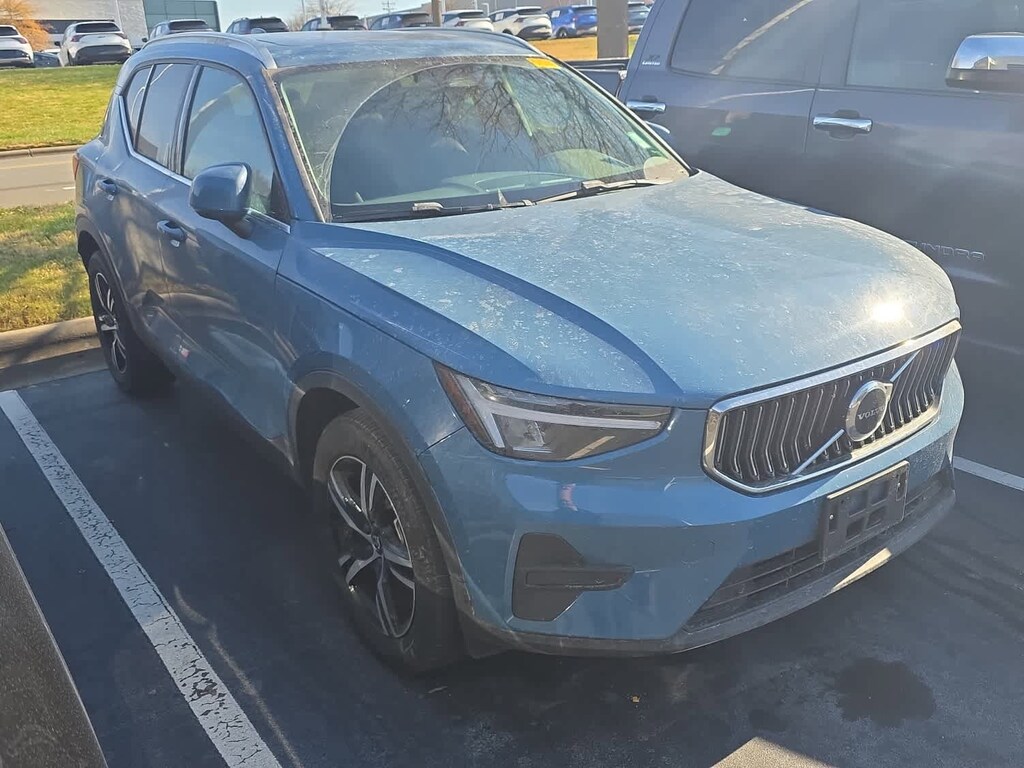 Used 2025 Volvo XC40 Core Bright Theme SUV