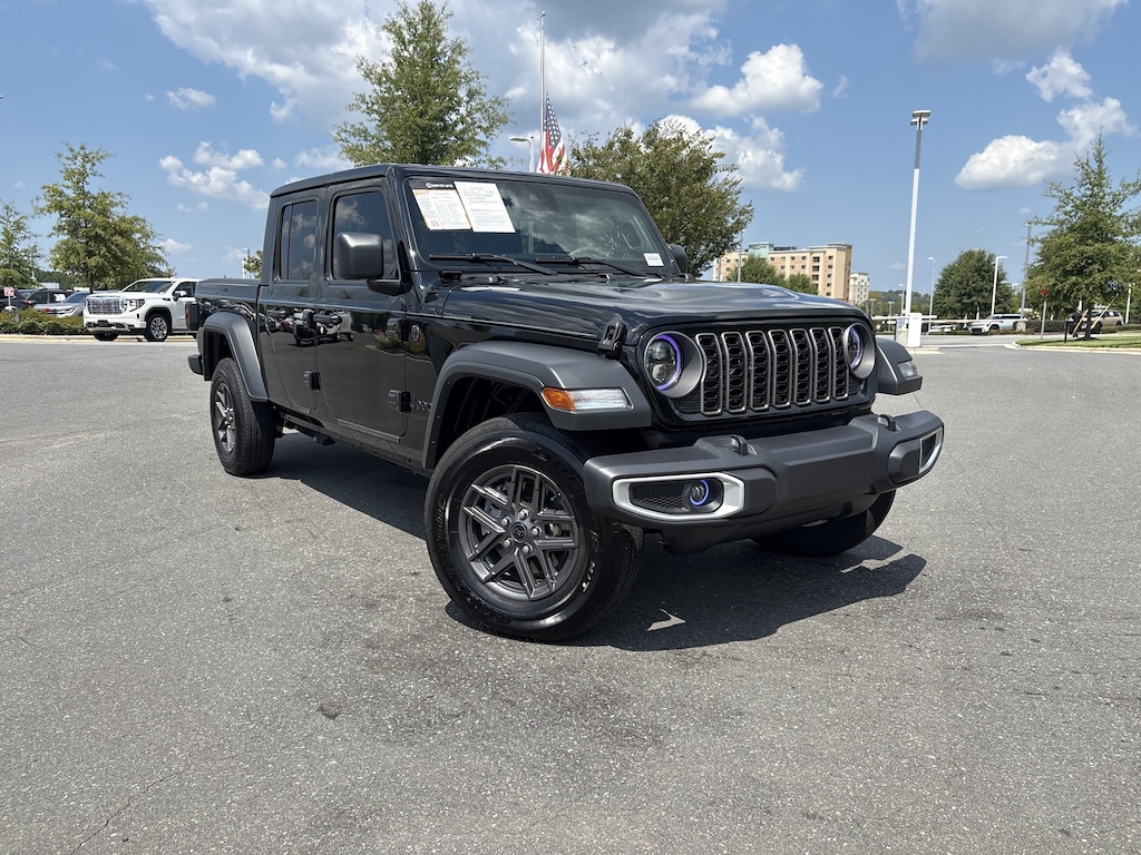 Used 2025 Jeep Gladiator Sport S Pickup