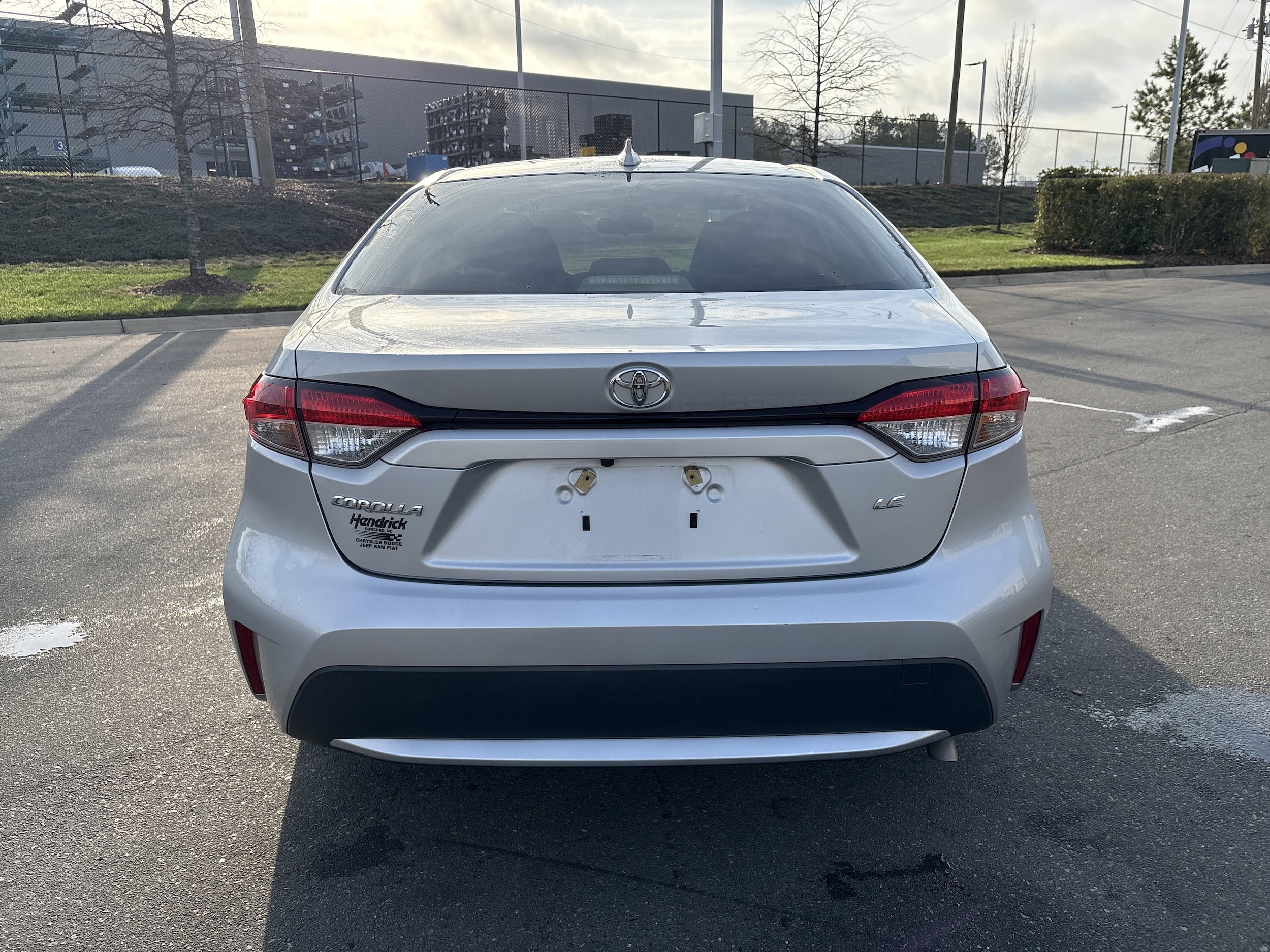 2022 Toyota Corolla LE photo 3