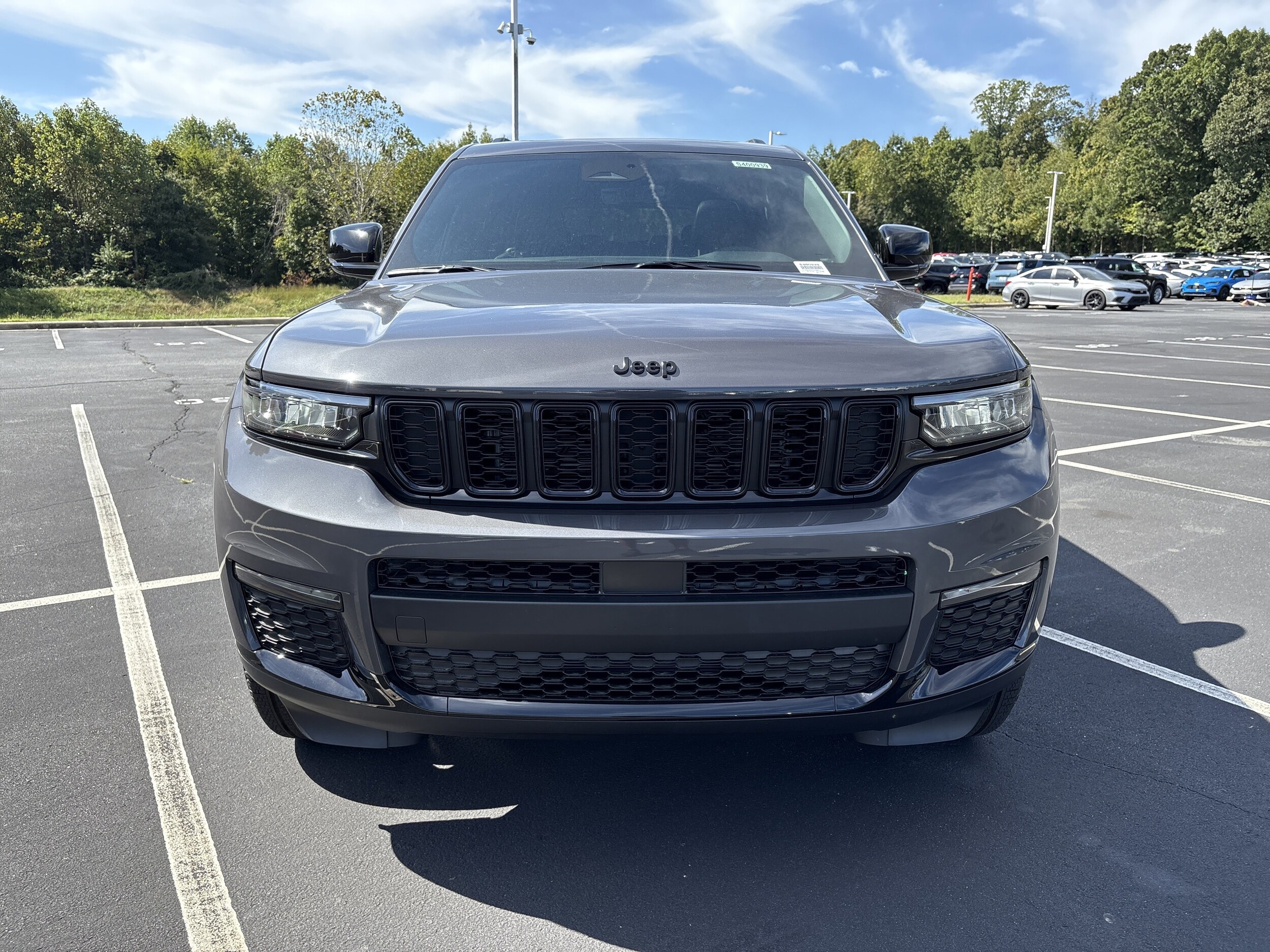 2025 Jeep Grand Cherokee Limited photo 3