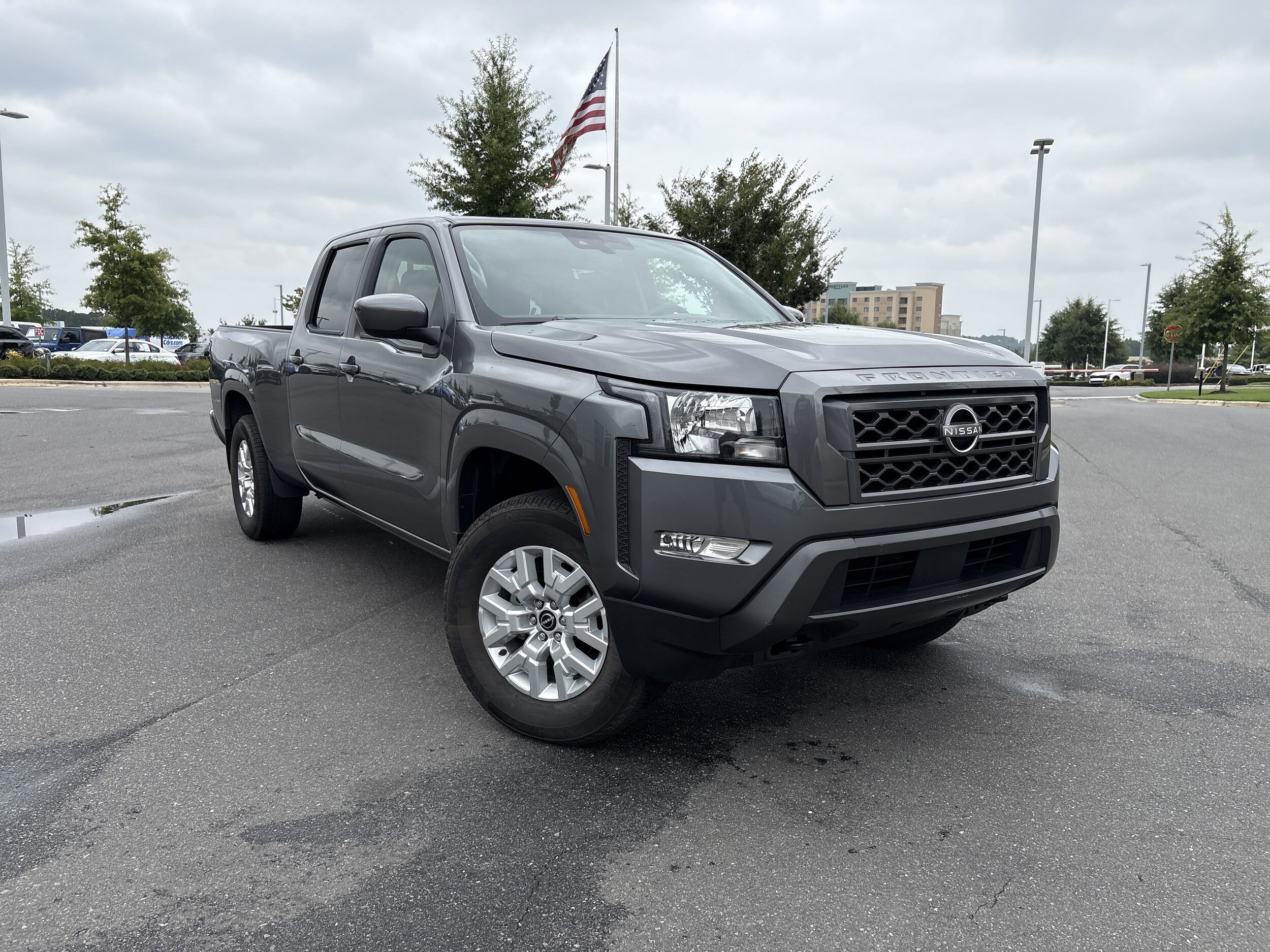 2024 Nissan Frontier SV photo 2