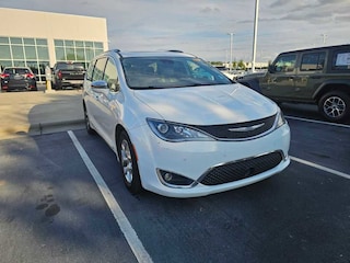 2017 Chrysler Pacifica Limited Minivan