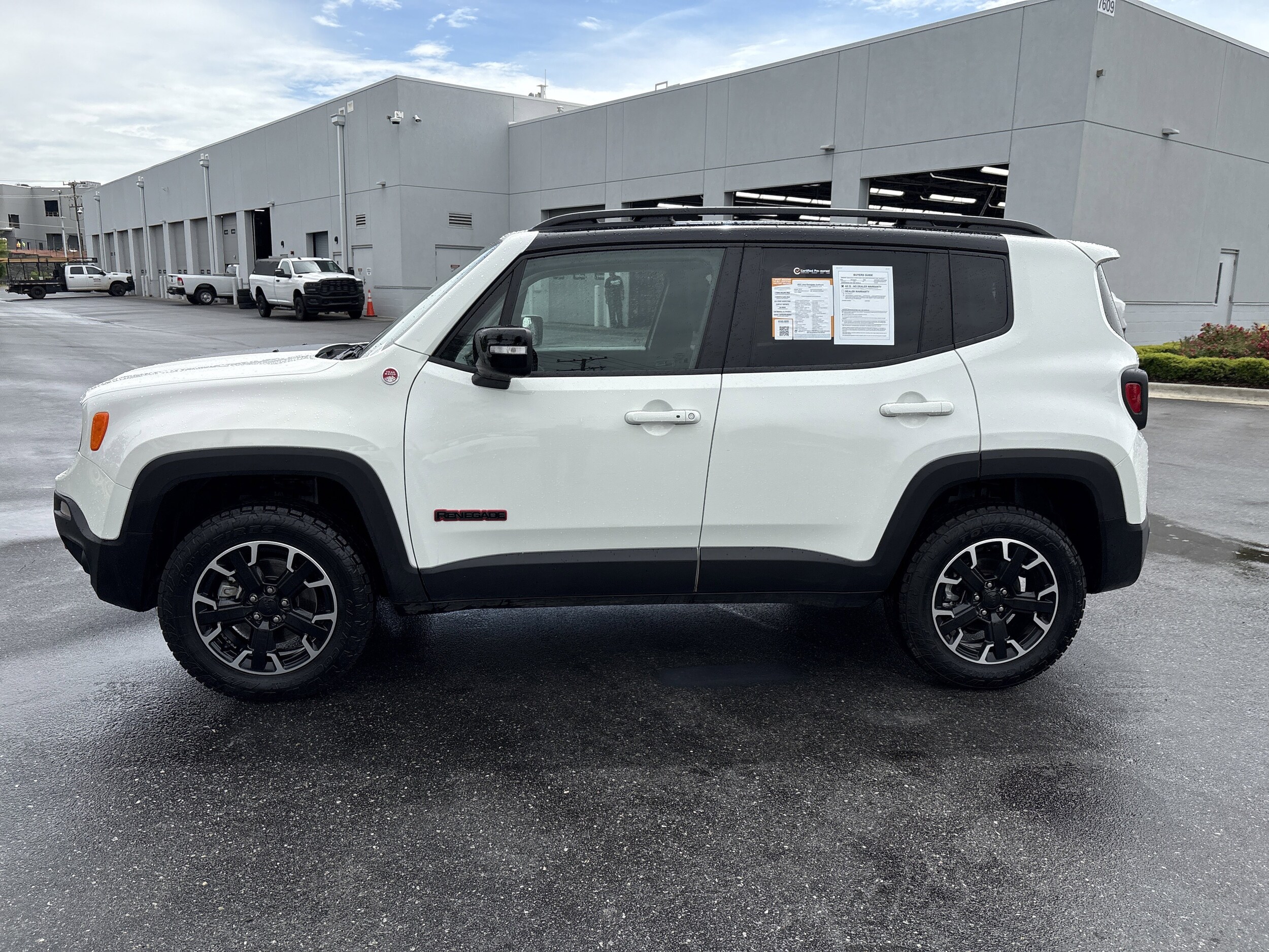 2023 Jeep Renegade Trailhawk photo 5