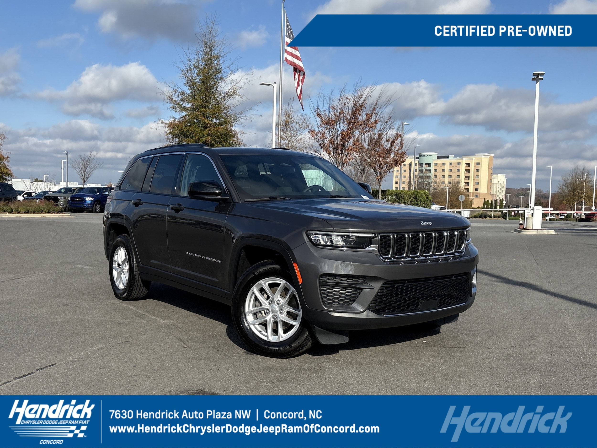 2024 Jeep Grand Cherokee Laredo's photo