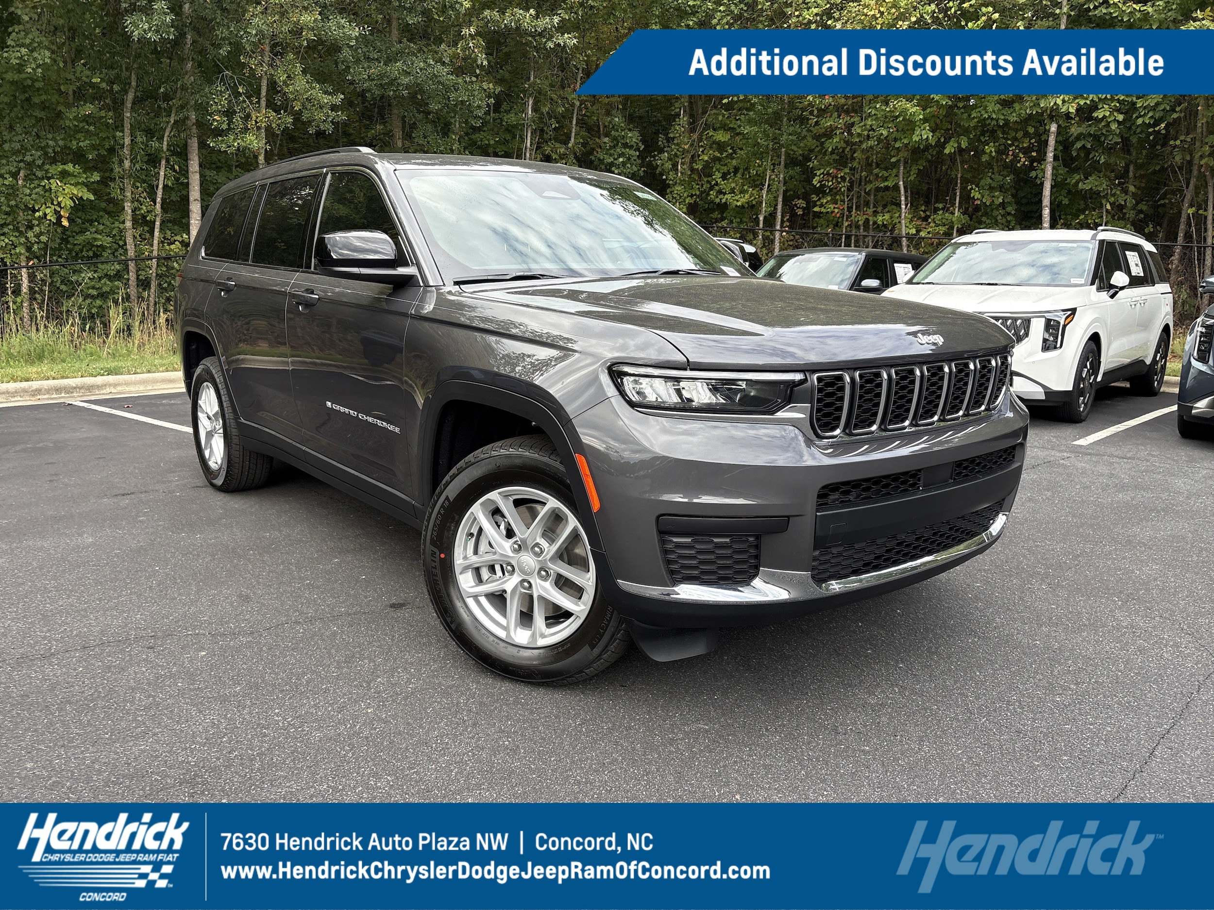 2025 Jeep Grand Cherokee L Laredo's photo