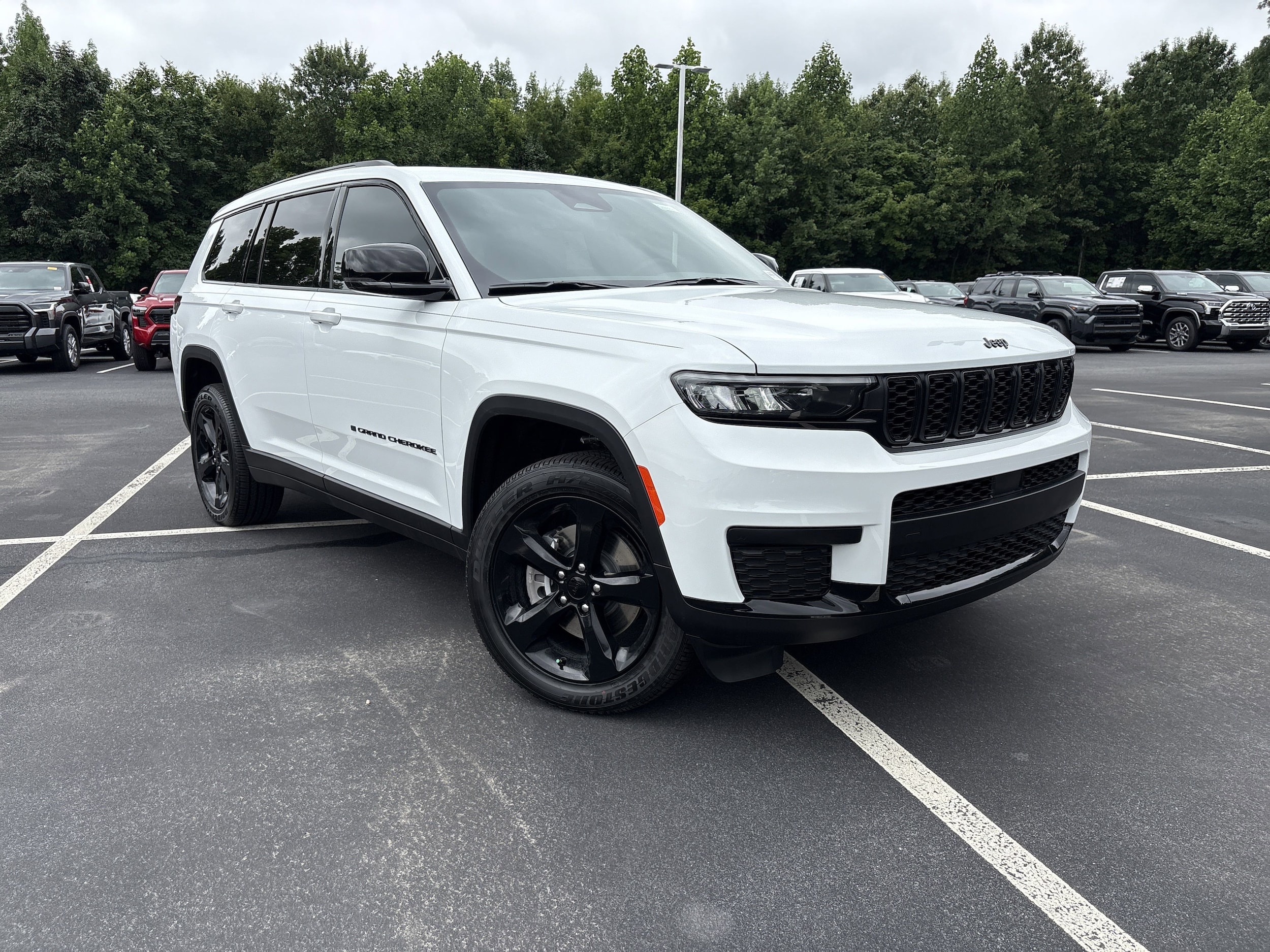 2025 Jeep Grand Cherokee Altitude X photo 2