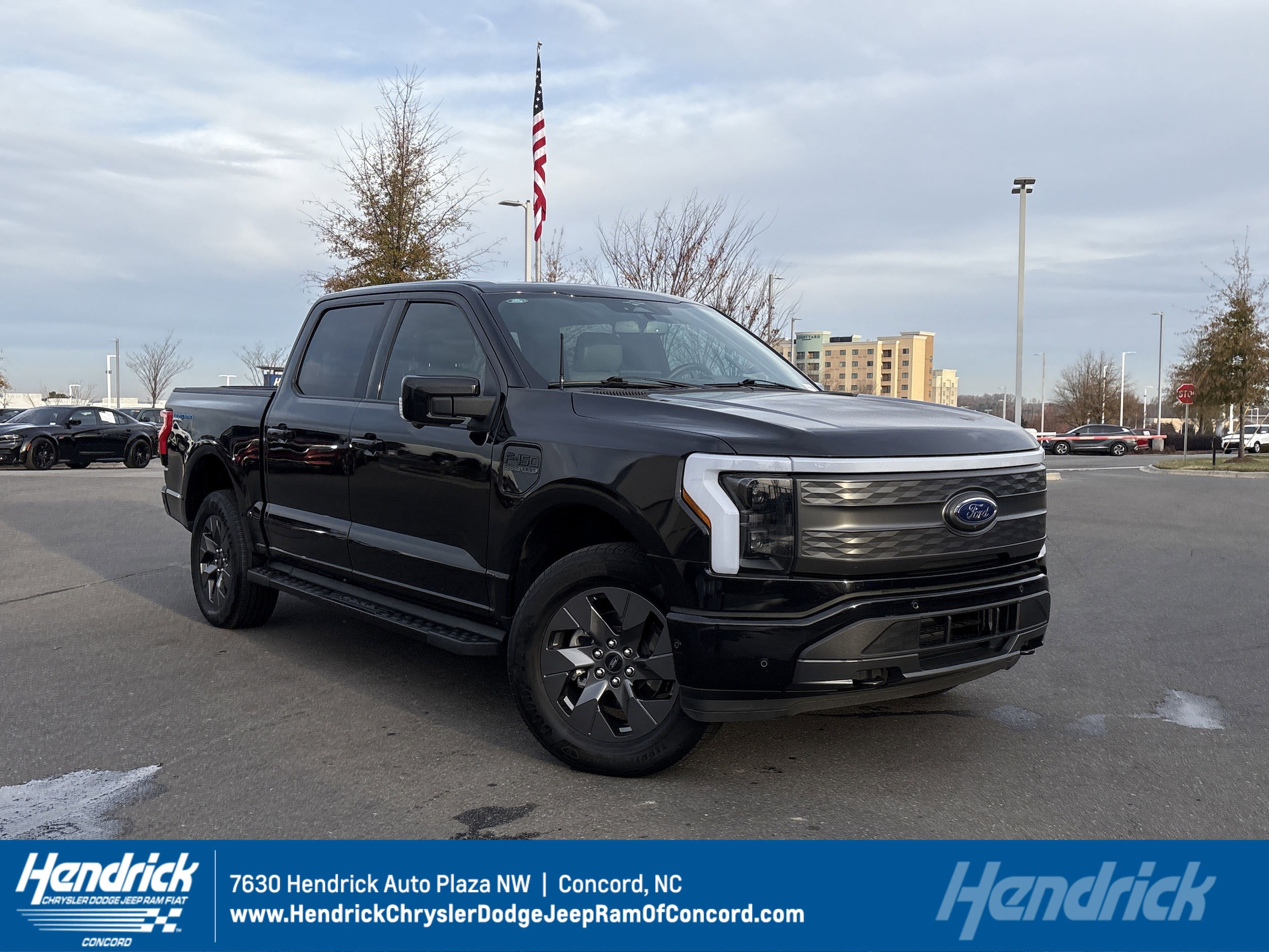 2023 Ford F-150 Lightning Lariat's photo