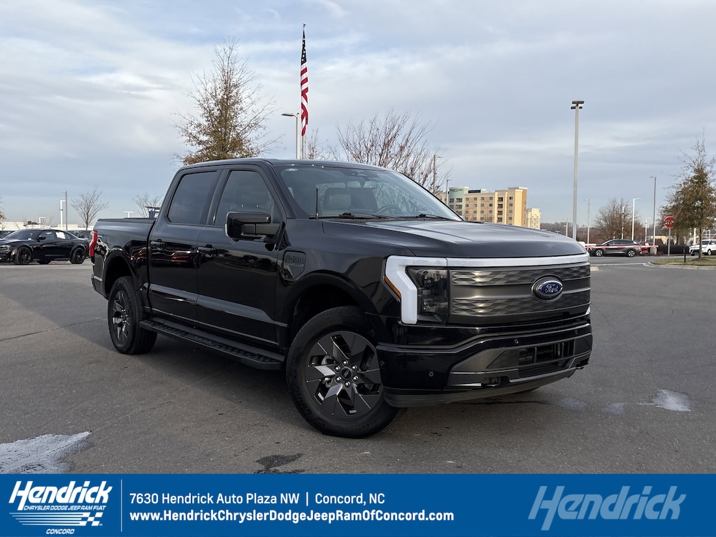 Used 2023 Ford F-150 Lightning LARIAT Pickup