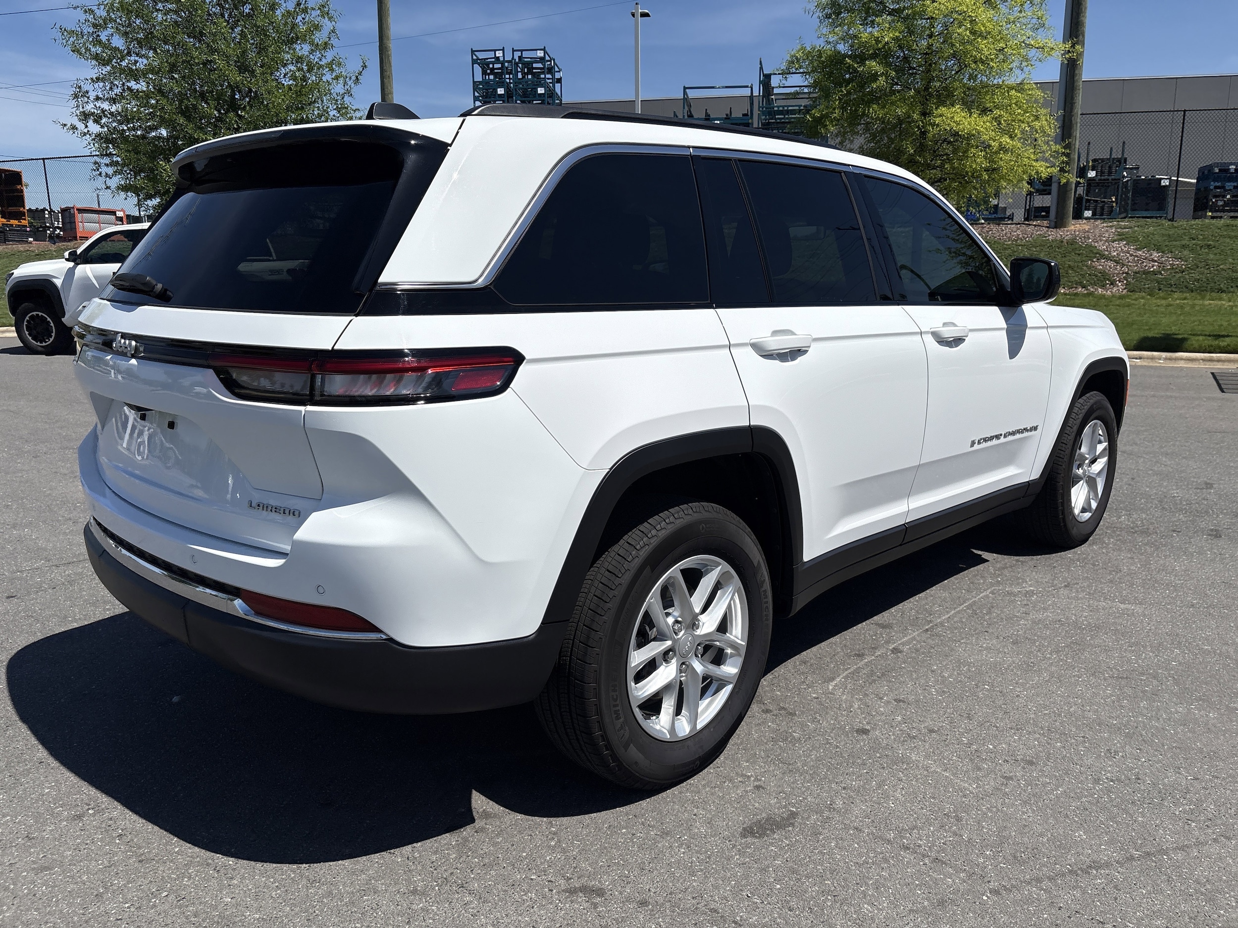 2025 Jeep Grand Cherokee Laredo X photo 3