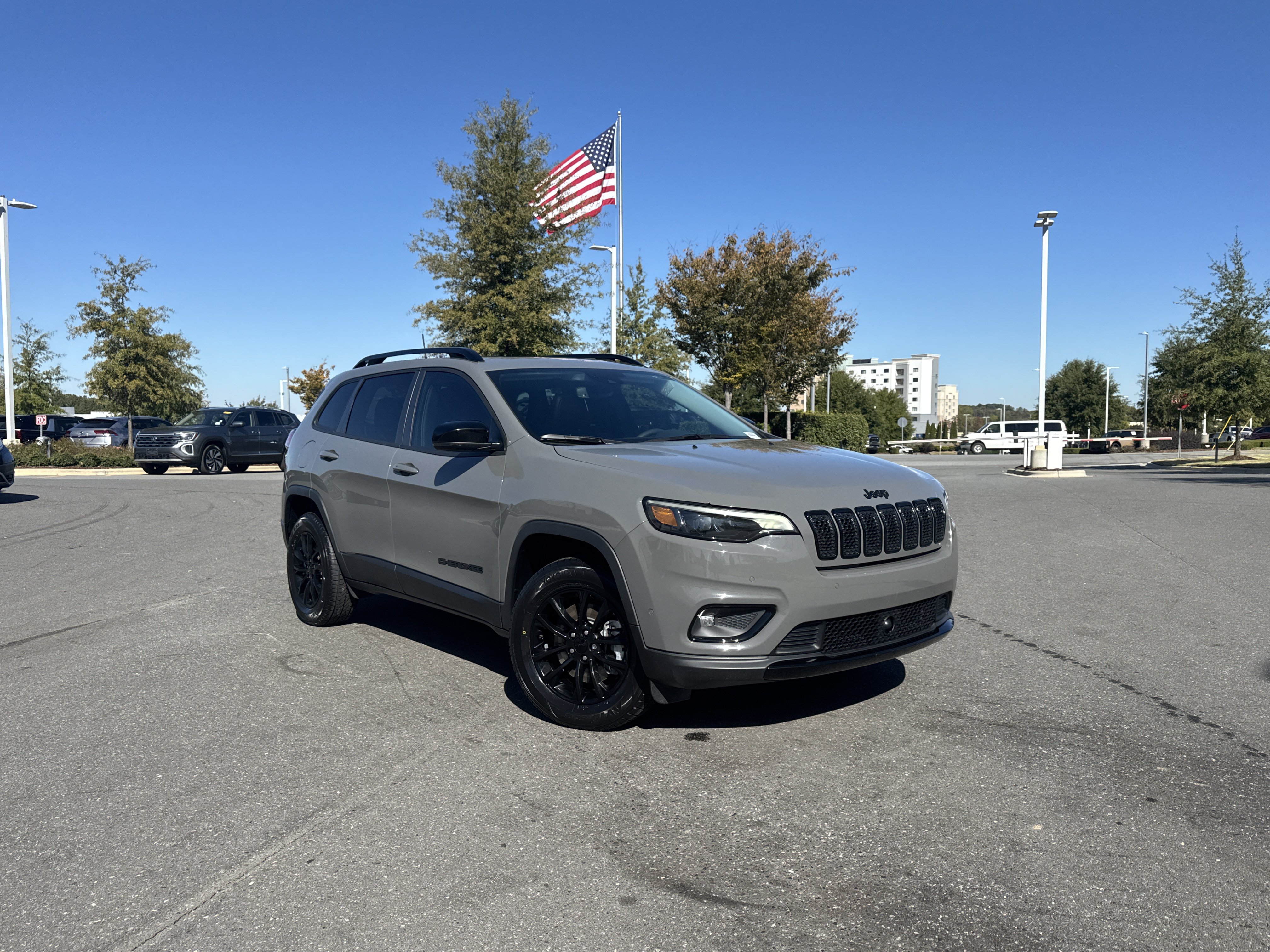 2023 Jeep Cherokee Altitude Lux SUV