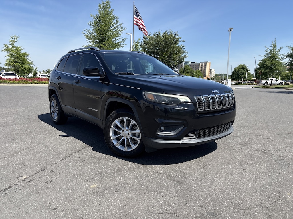 Used 2019 Jeep Cherokee Latitude SUV