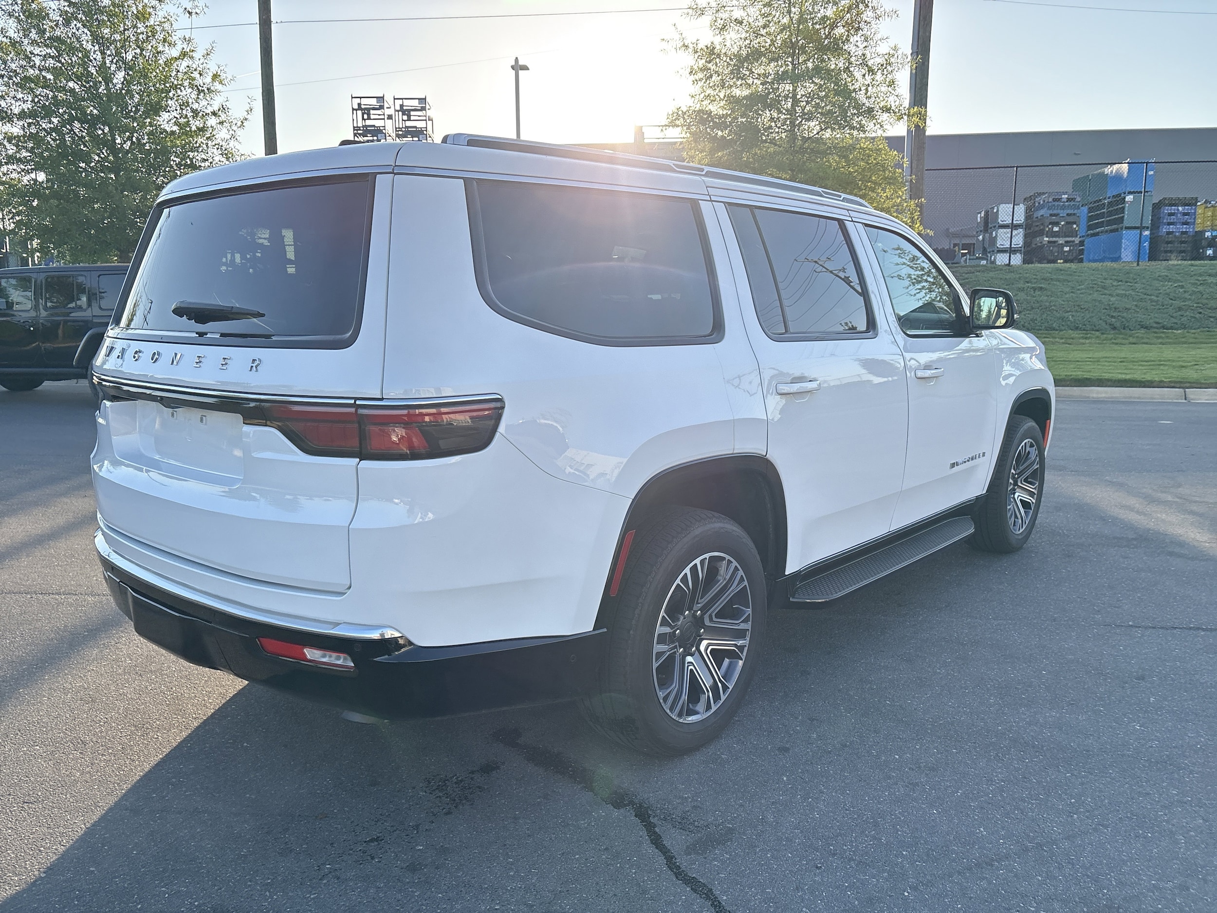 2024 Jeep Wagoneer photo 3