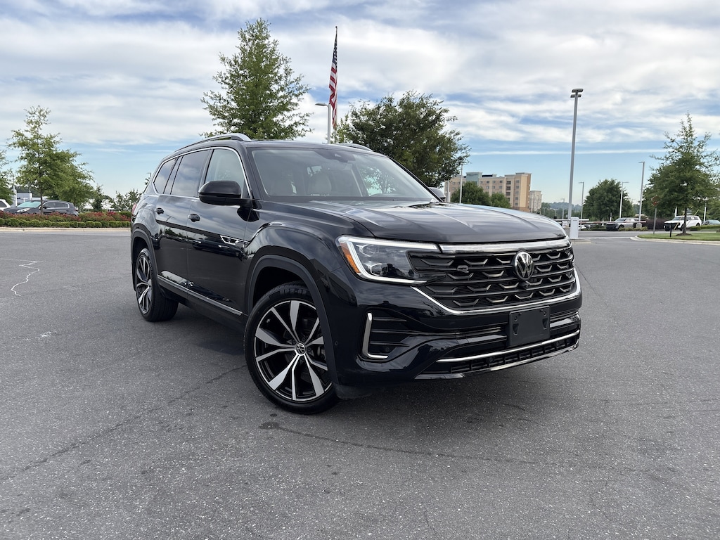 Used 2024 Volkswagen Atlas 2.0T SEL Premium R-Line SUV