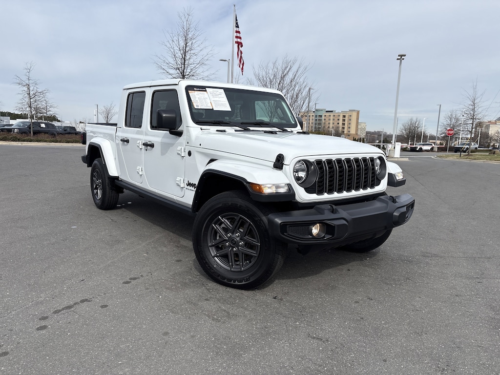Certified 2025 Jeep Gladiator Nighthawk Pickup