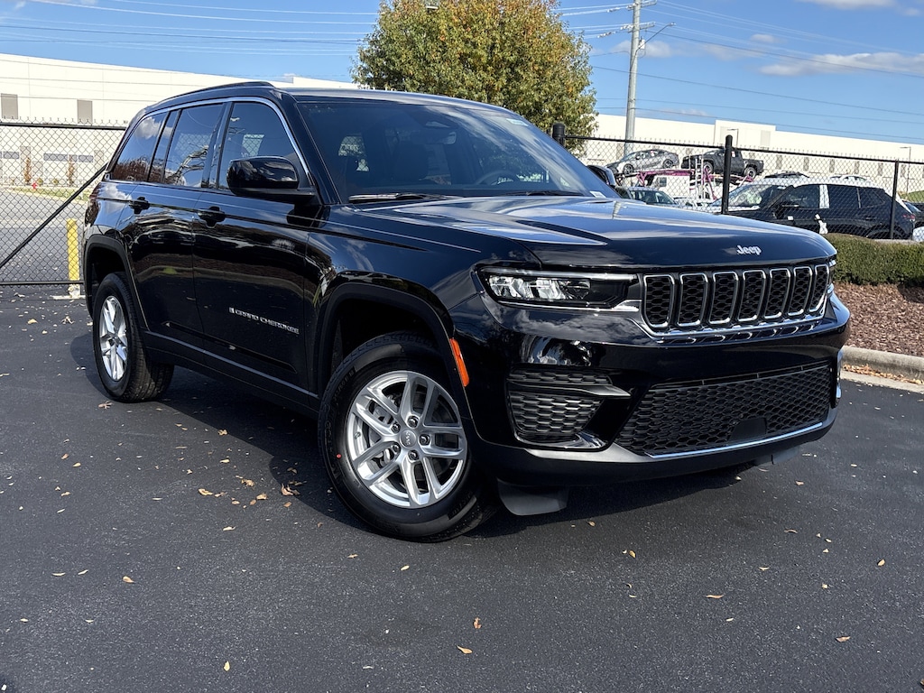 New 2025 Jeep Grand Cherokee Laredo X Sport Utility