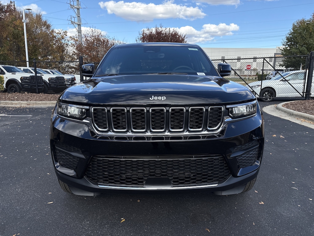 New 2025 Jeep Grand Cherokee Laredo X Sport Utility
